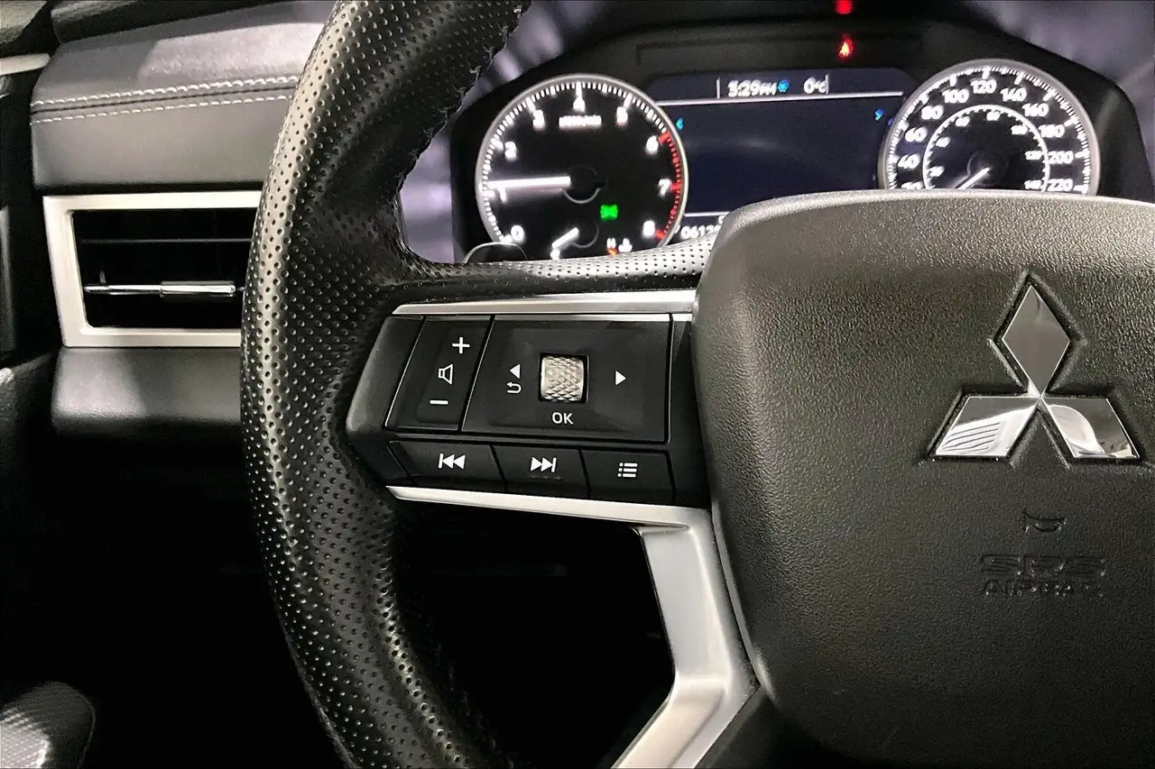 Mitsubishi Outlander снимка Mitsubishi Outlander