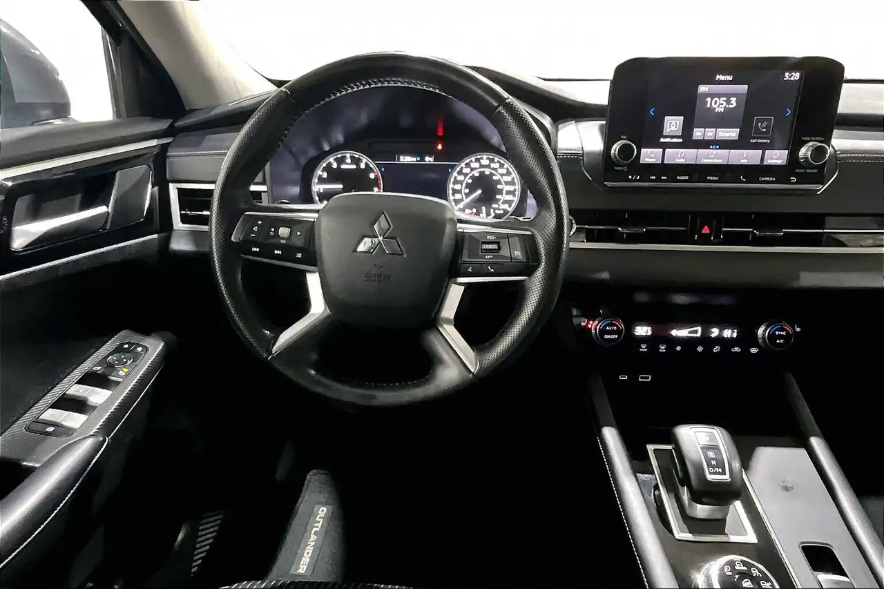 Mitsubishi Outlander снимка Mitsubishi Outlander