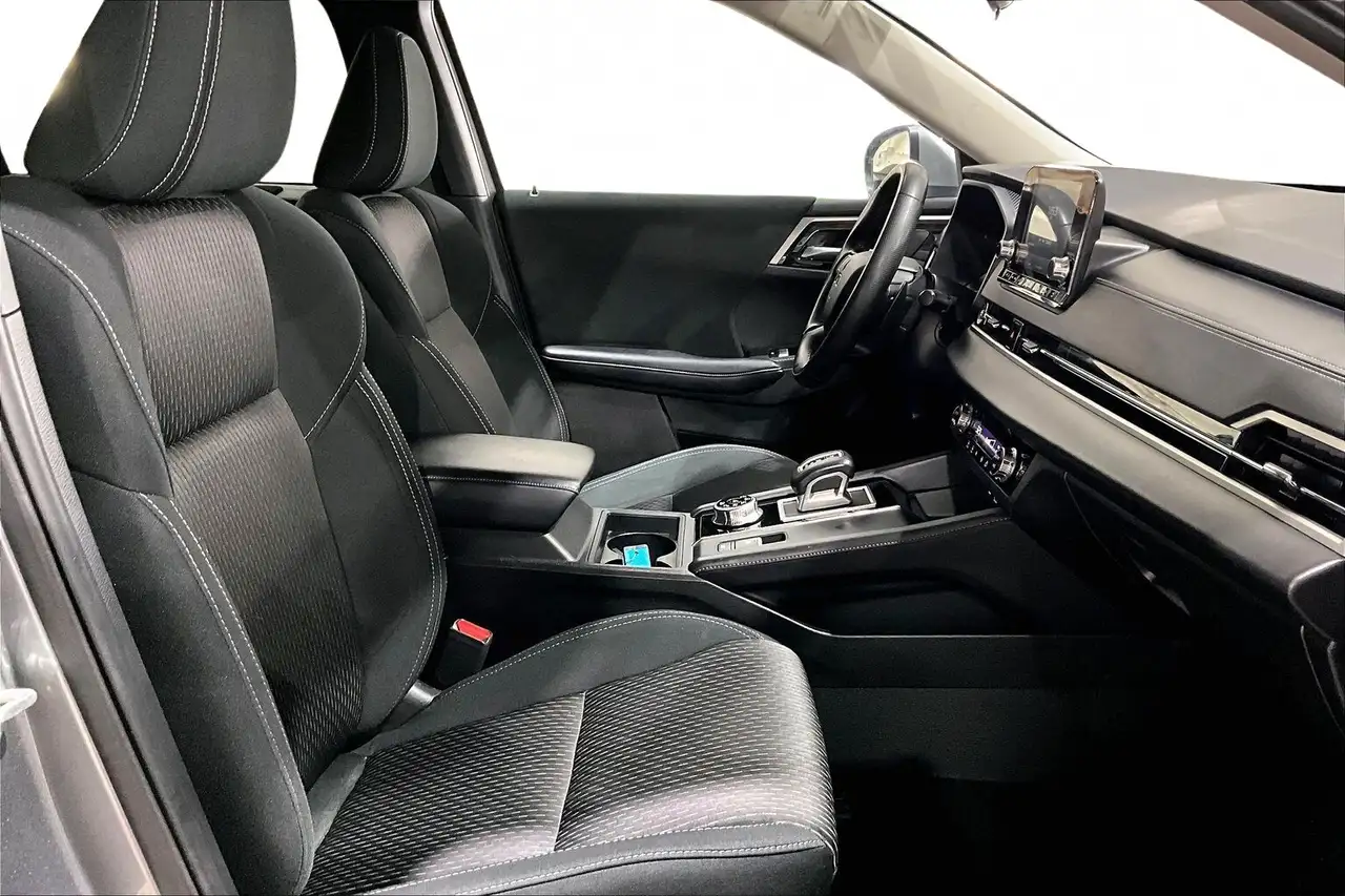 Mitsubishi Outlander снимка Mitsubishi Outlander