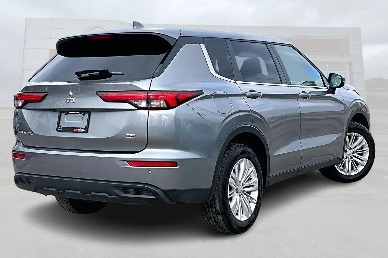Mitsubishi Outlander снимка Mitsubishi Outlander