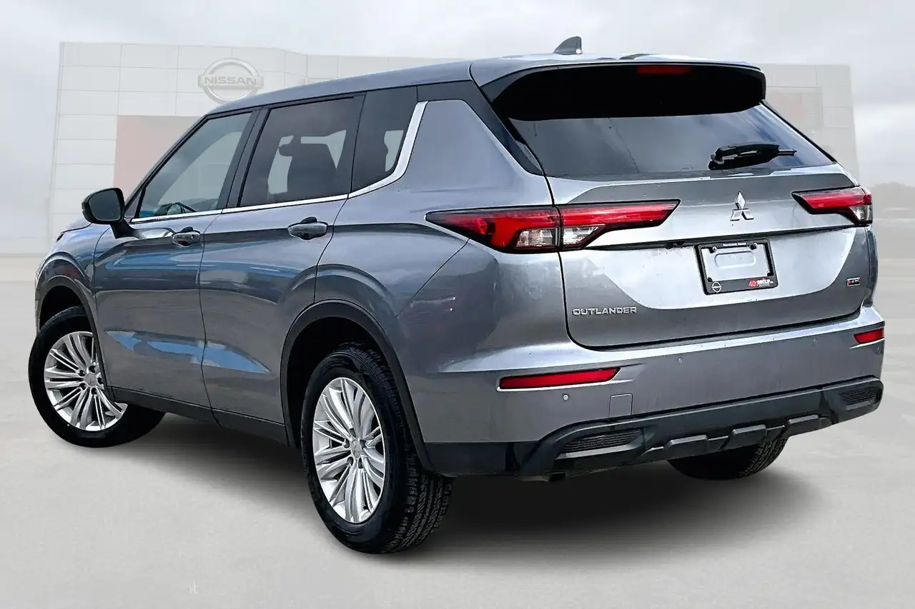 Mitsubishi Outlander снимка Mitsubishi Outlander