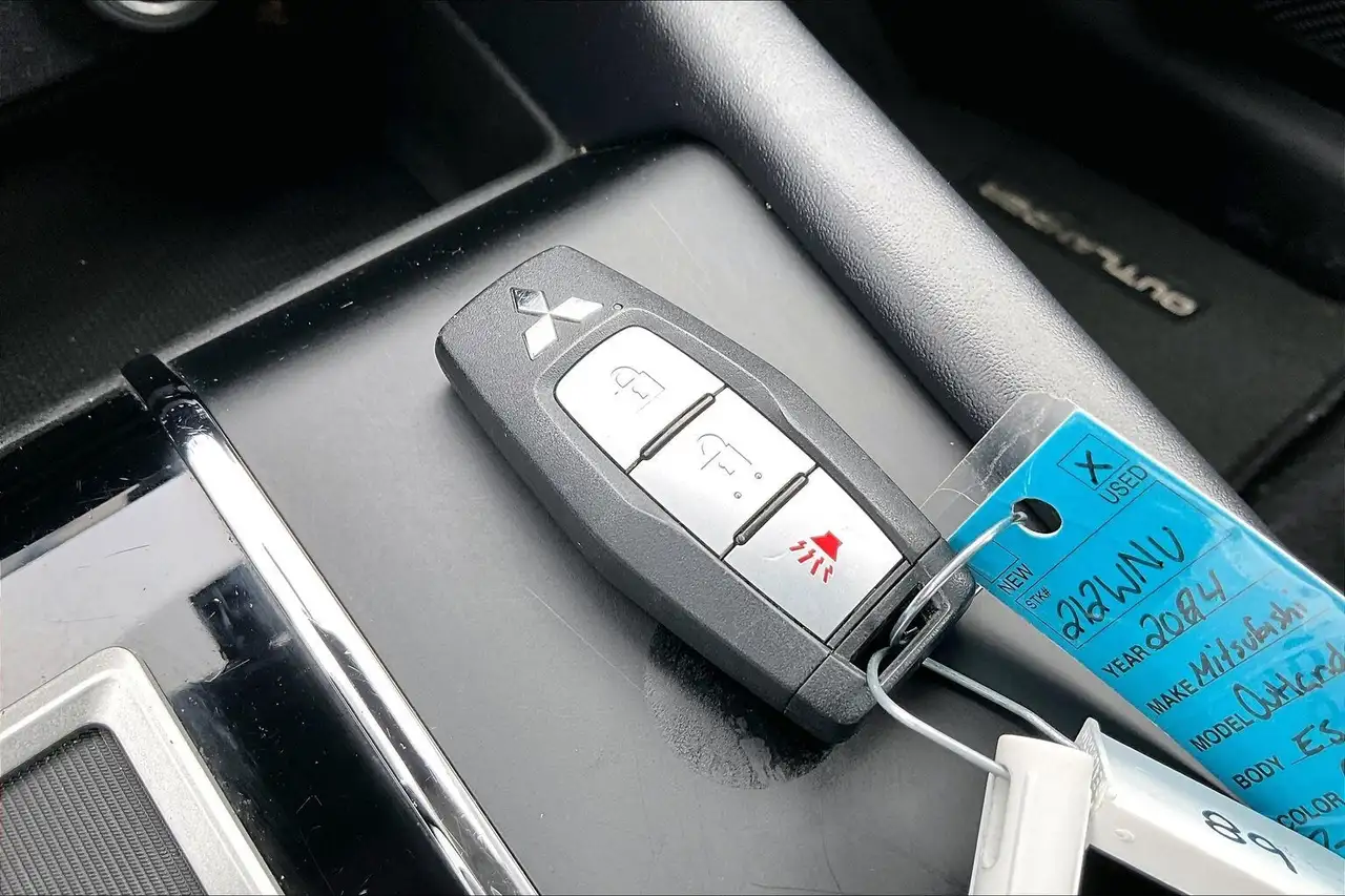 Mitsubishi Outlander снимка Mitsubishi Outlander