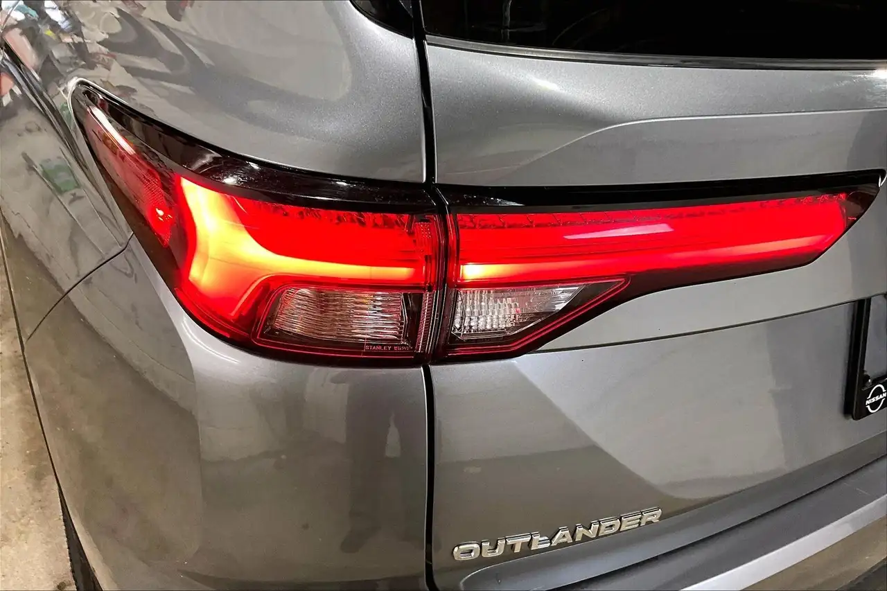 Mitsubishi Outlander снимка Mitsubishi Outlander
