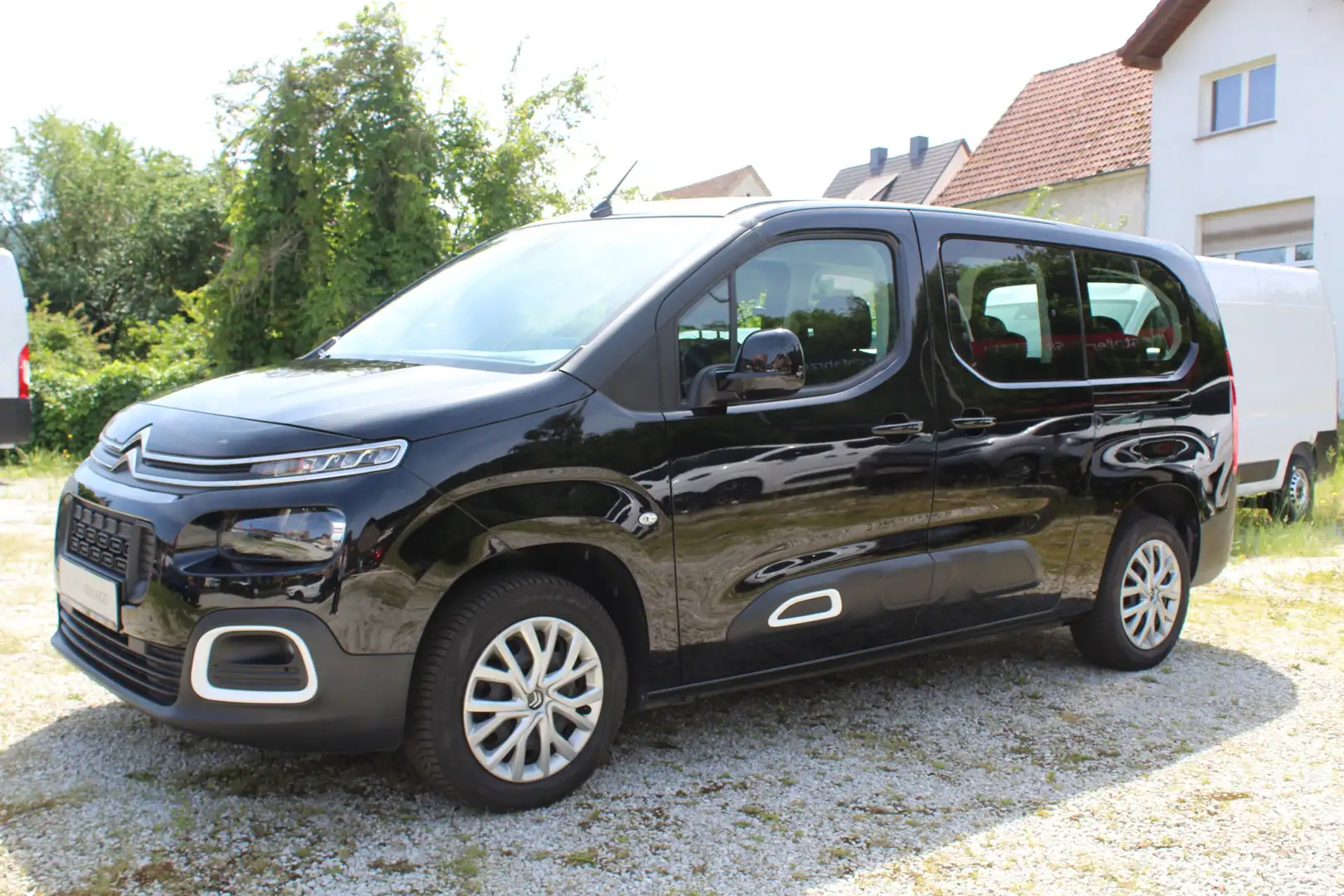 Citroen Berlingo BlueHDi 130 S&S XL Feel Černá - 2