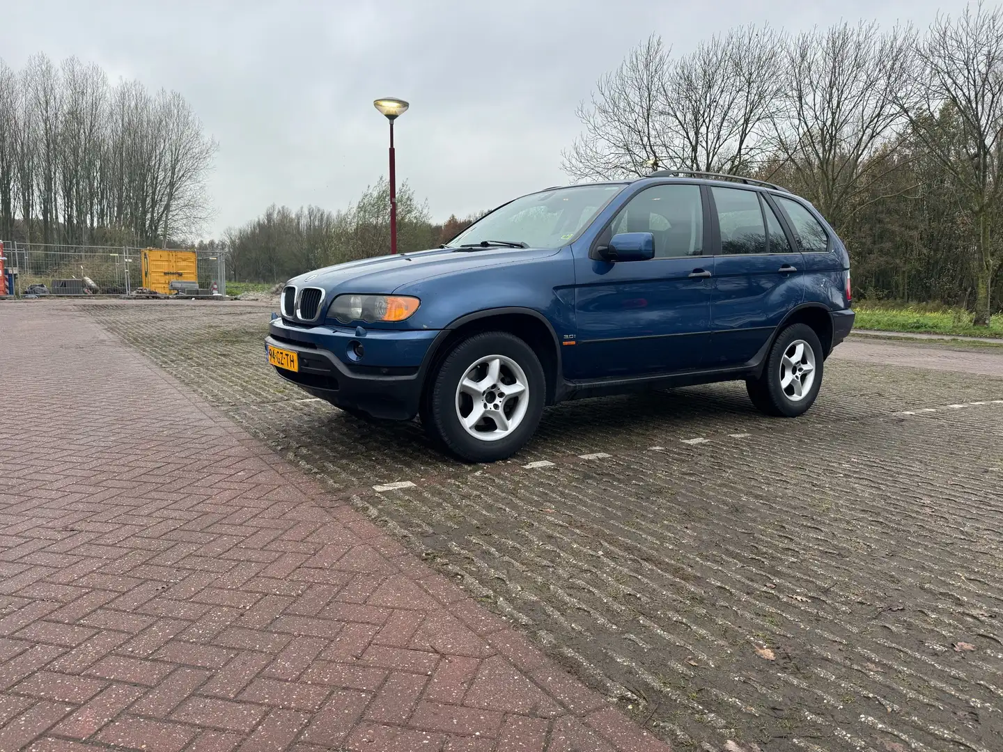 BMW 3.0i Executive Blue - 1