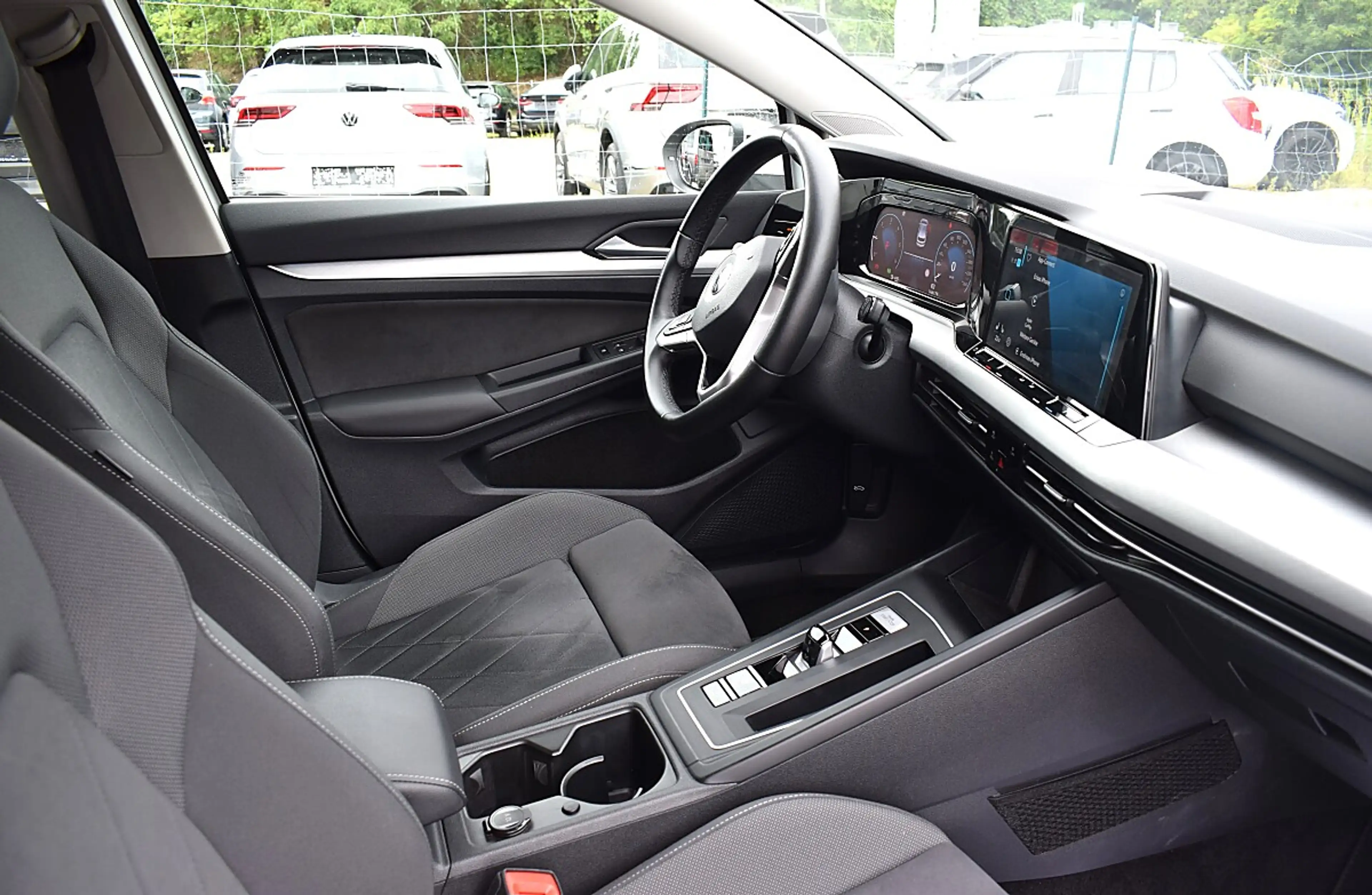 Volkswagen Golf 2,0 TDI Life DSG — photo 12