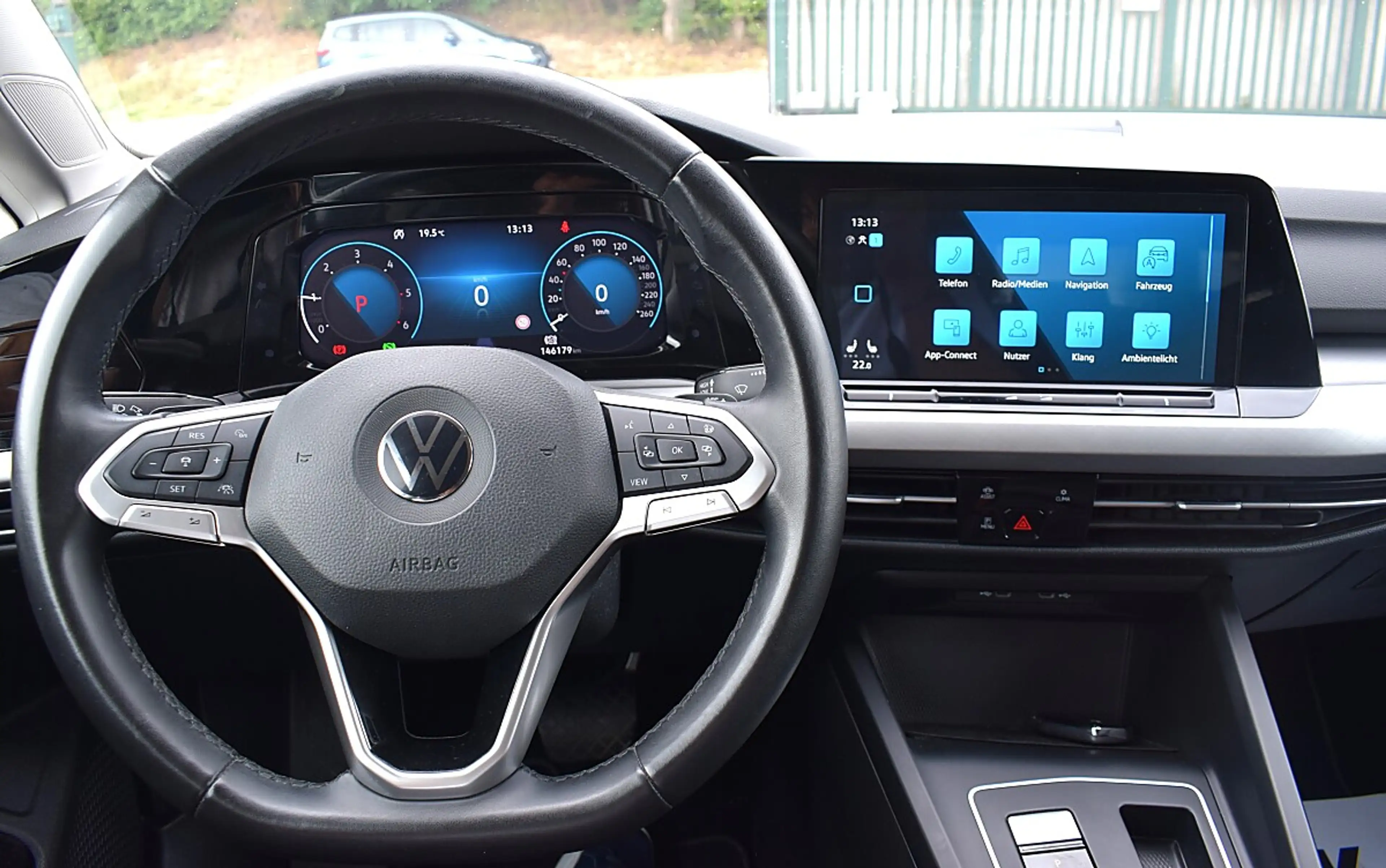 Volkswagen Golf 2,0 TDI Life DSG — photo 13