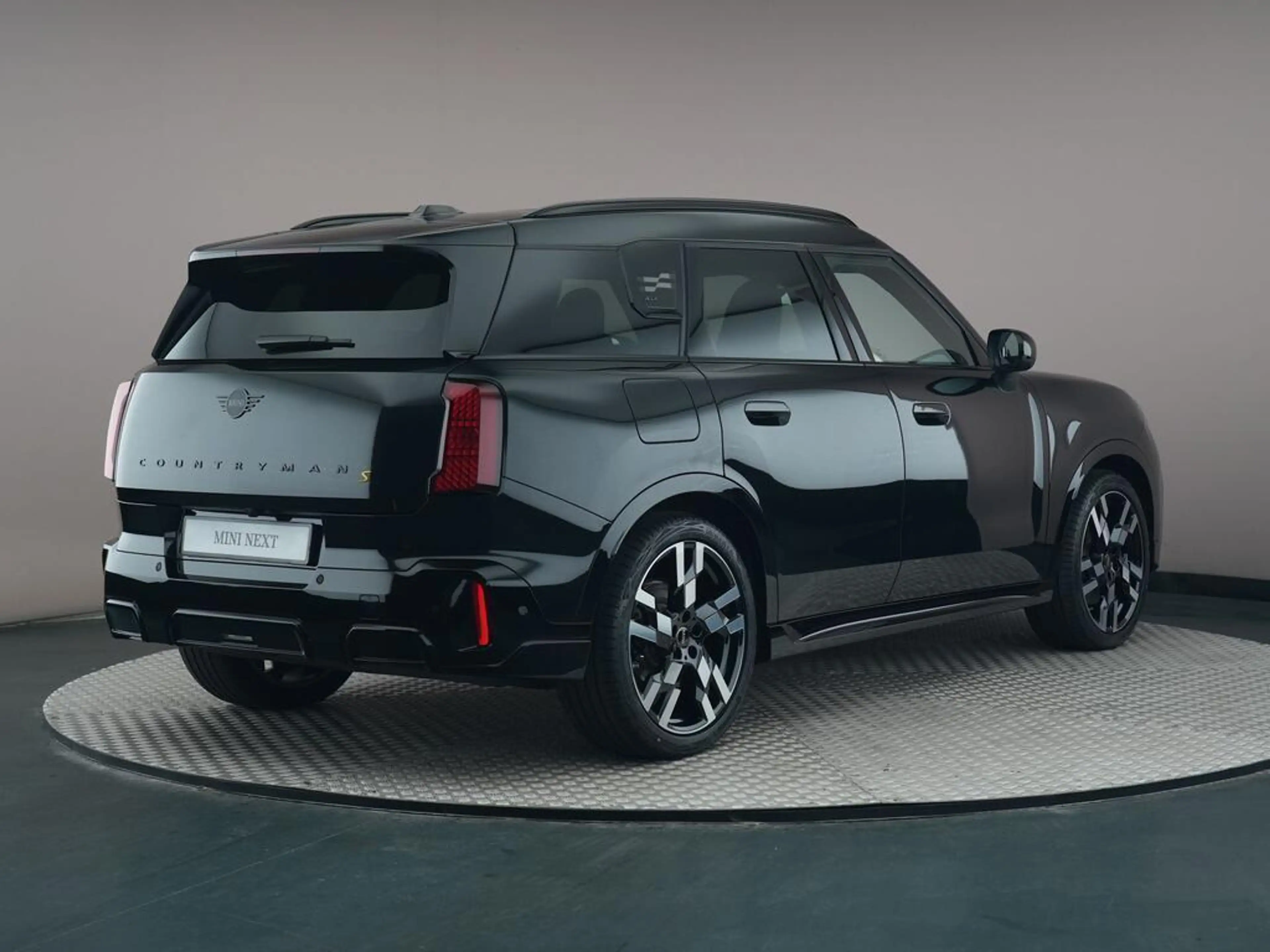 MINI John Cooper Works Countryman SE ALL4 XL 66.5 kWh — photo 10