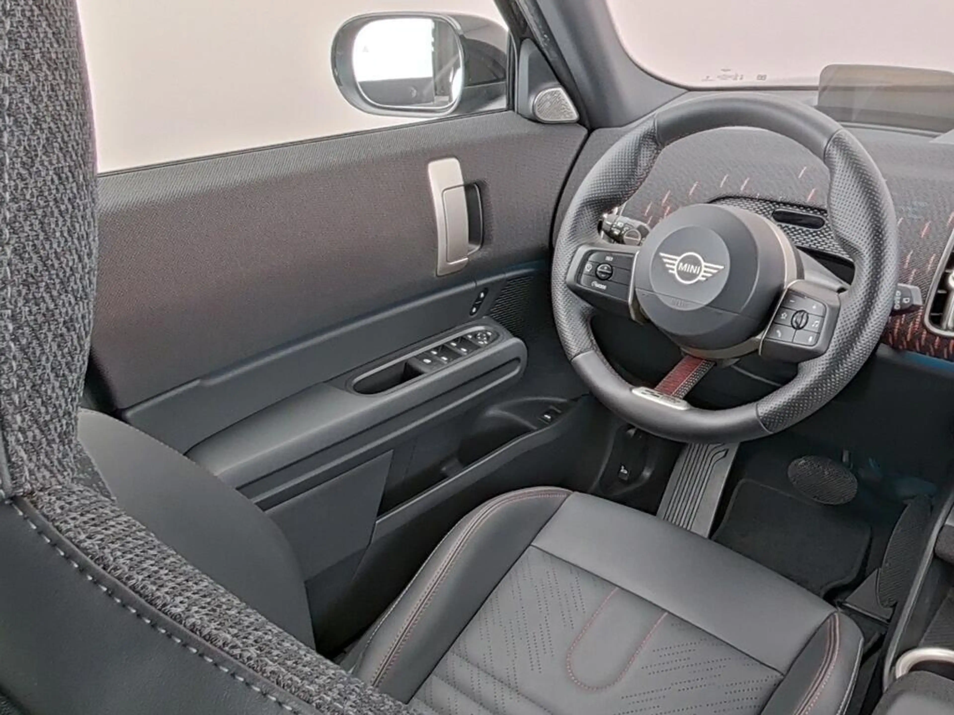 MINI John Cooper Works Countryman SE ALL4 XL 66.5 kWh — photo 4