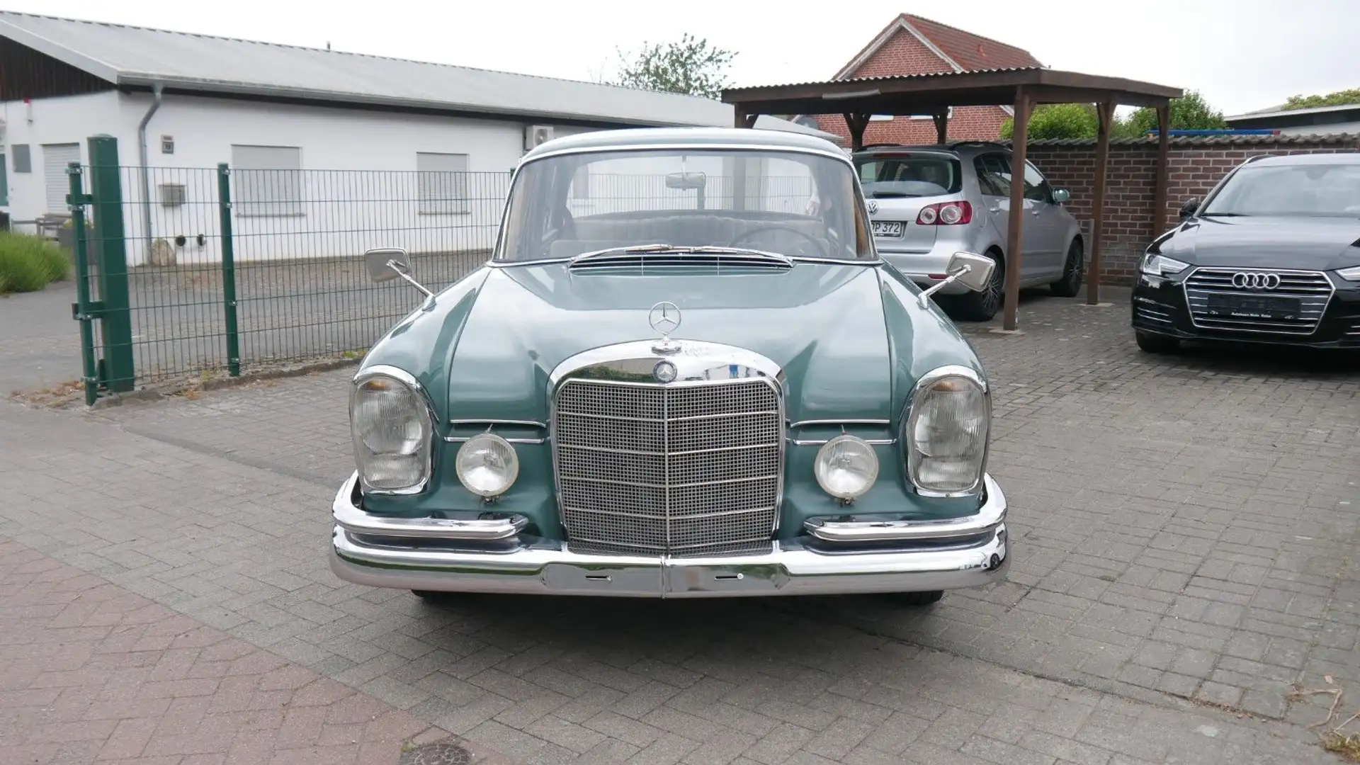 Mercedes-Benz 220 SB W111 Heckflosse Verde - 2