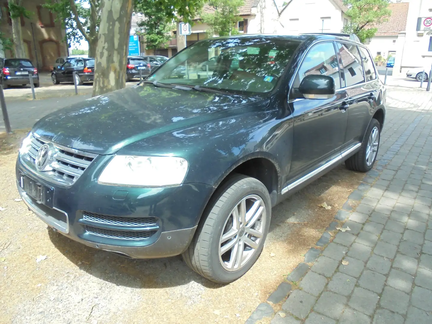 Volkswagen Touareg 4.2 V8 Automatik Individual Vert - 1