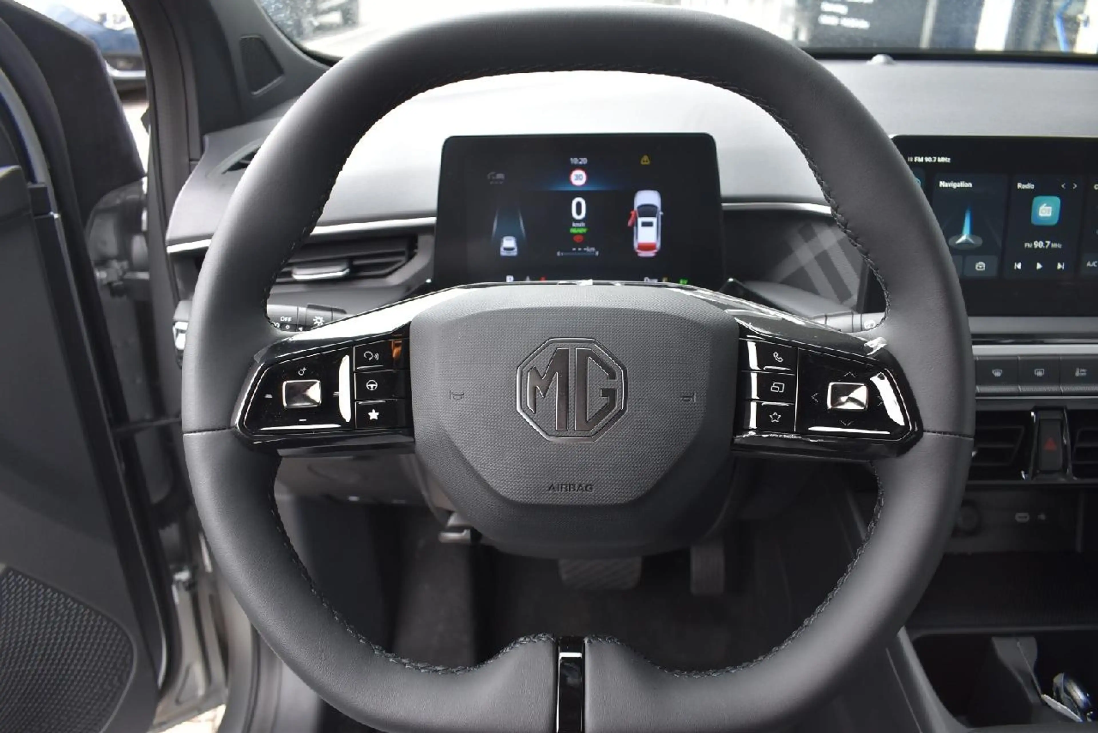 MG MG3 1.5 Hybrid+ 143kW Luxury — photo 11