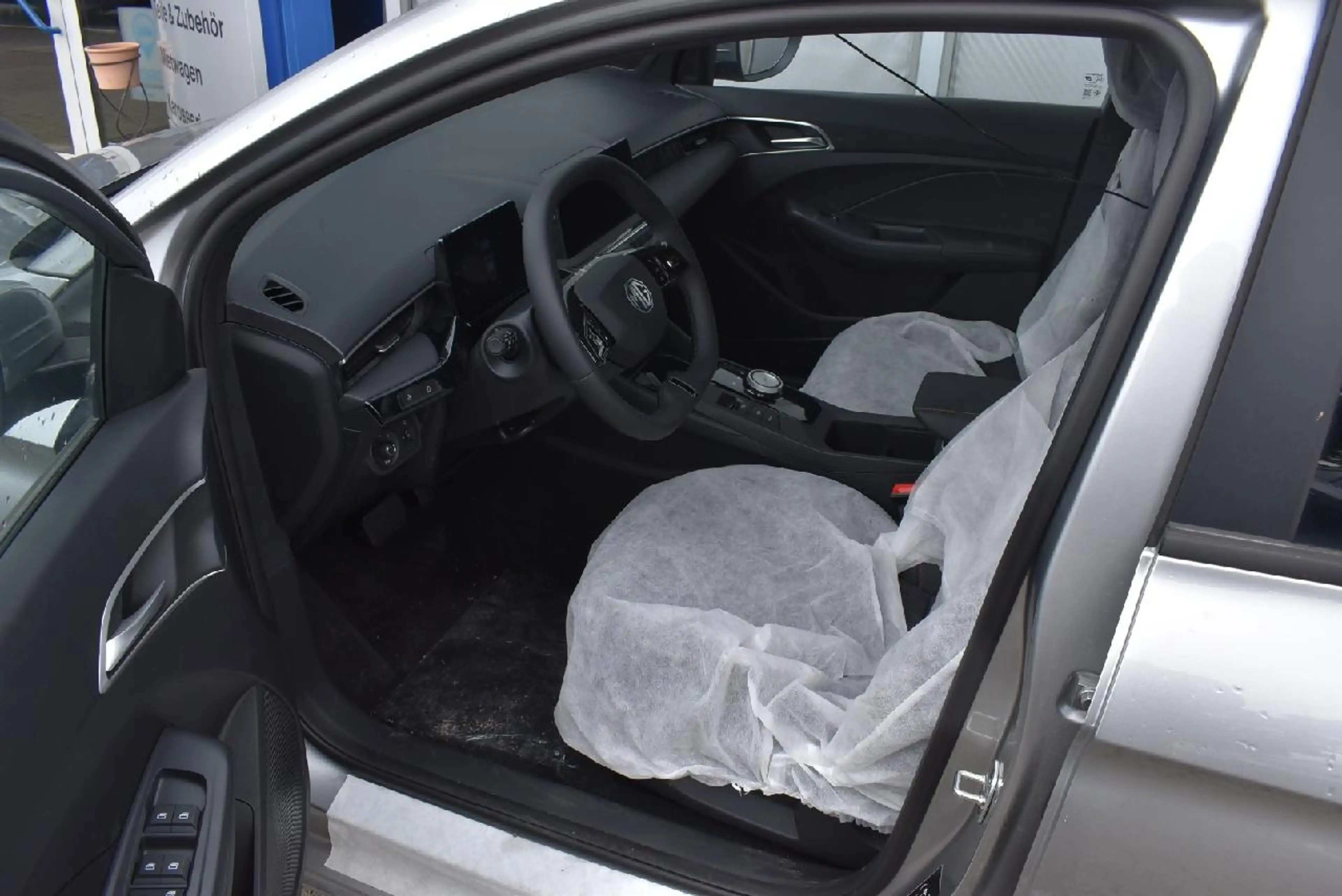 MG MG3 1.5 Hybrid+ 143kW Luxury — photo 9