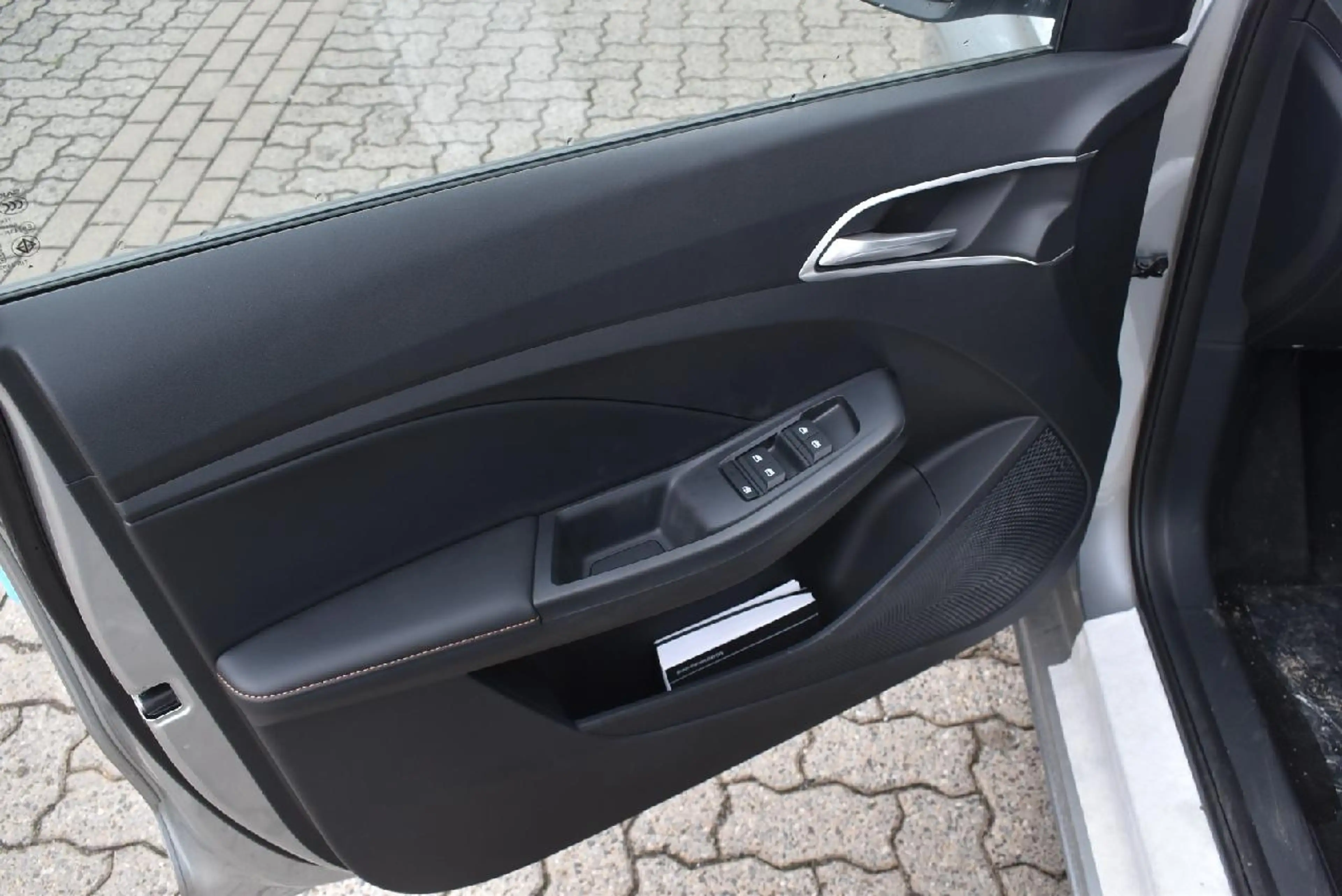 MG MG3 1.5 Hybrid+ 143kW Luxury — photo 8
