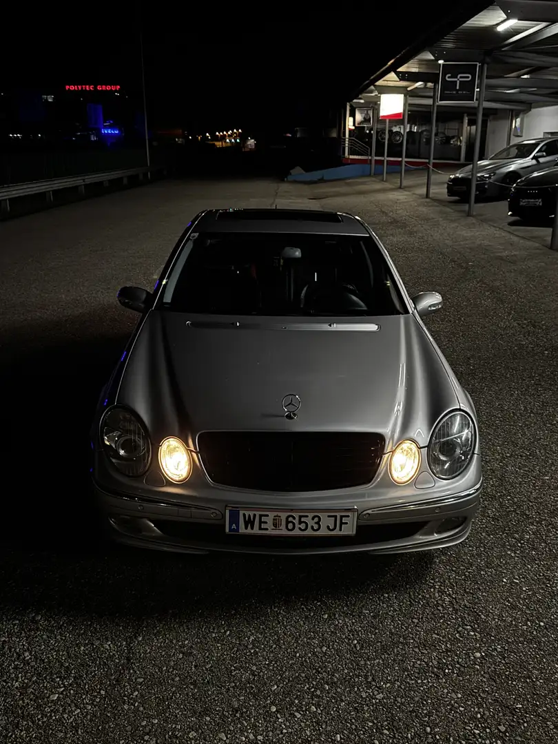 Mercedes-Benz E 270 Silber - 1