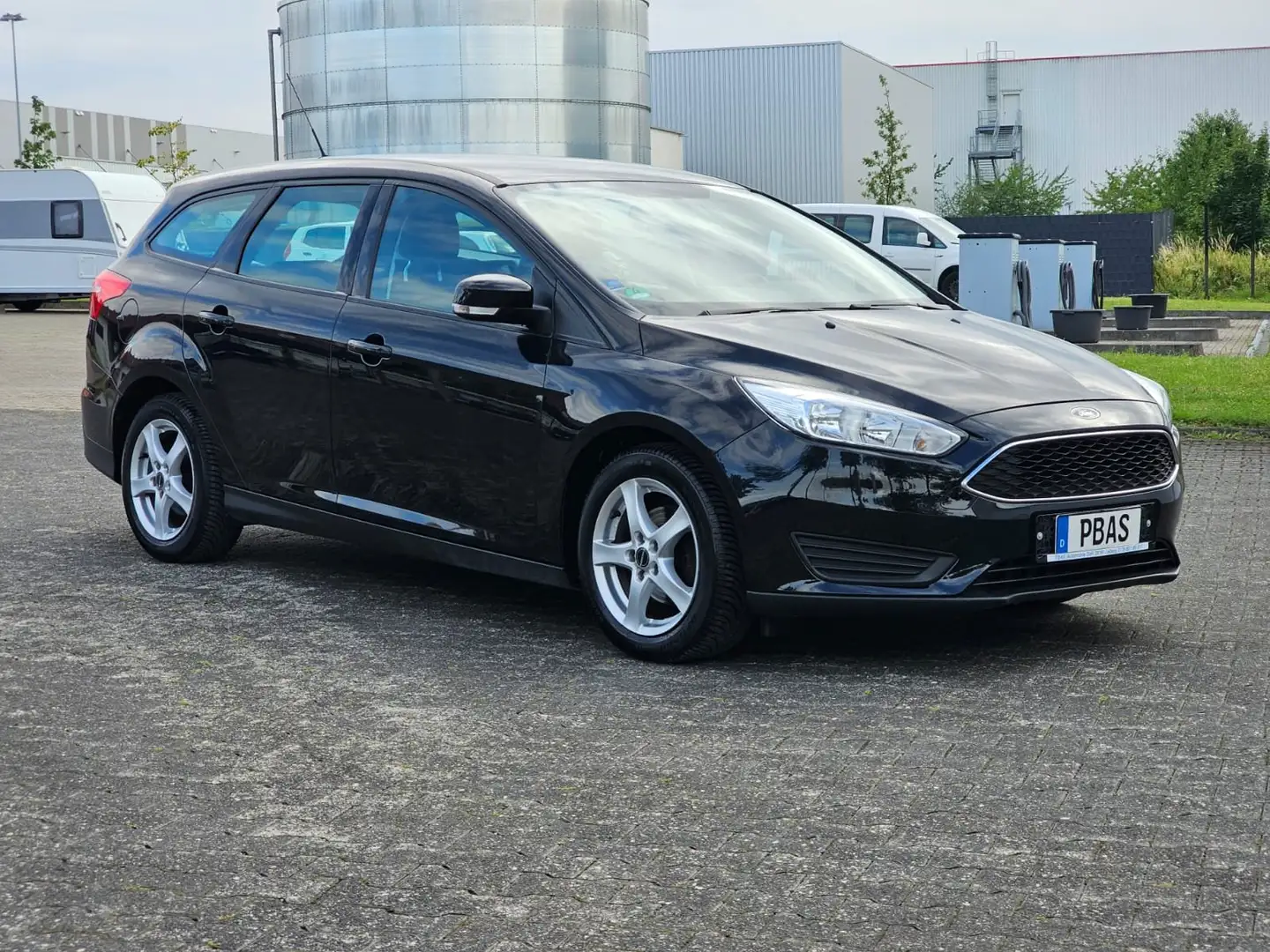 Ford Focus Basis Noir - 1