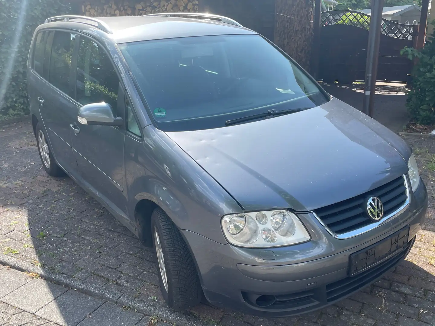 Volkswagen Touran Trendline Gris - 2