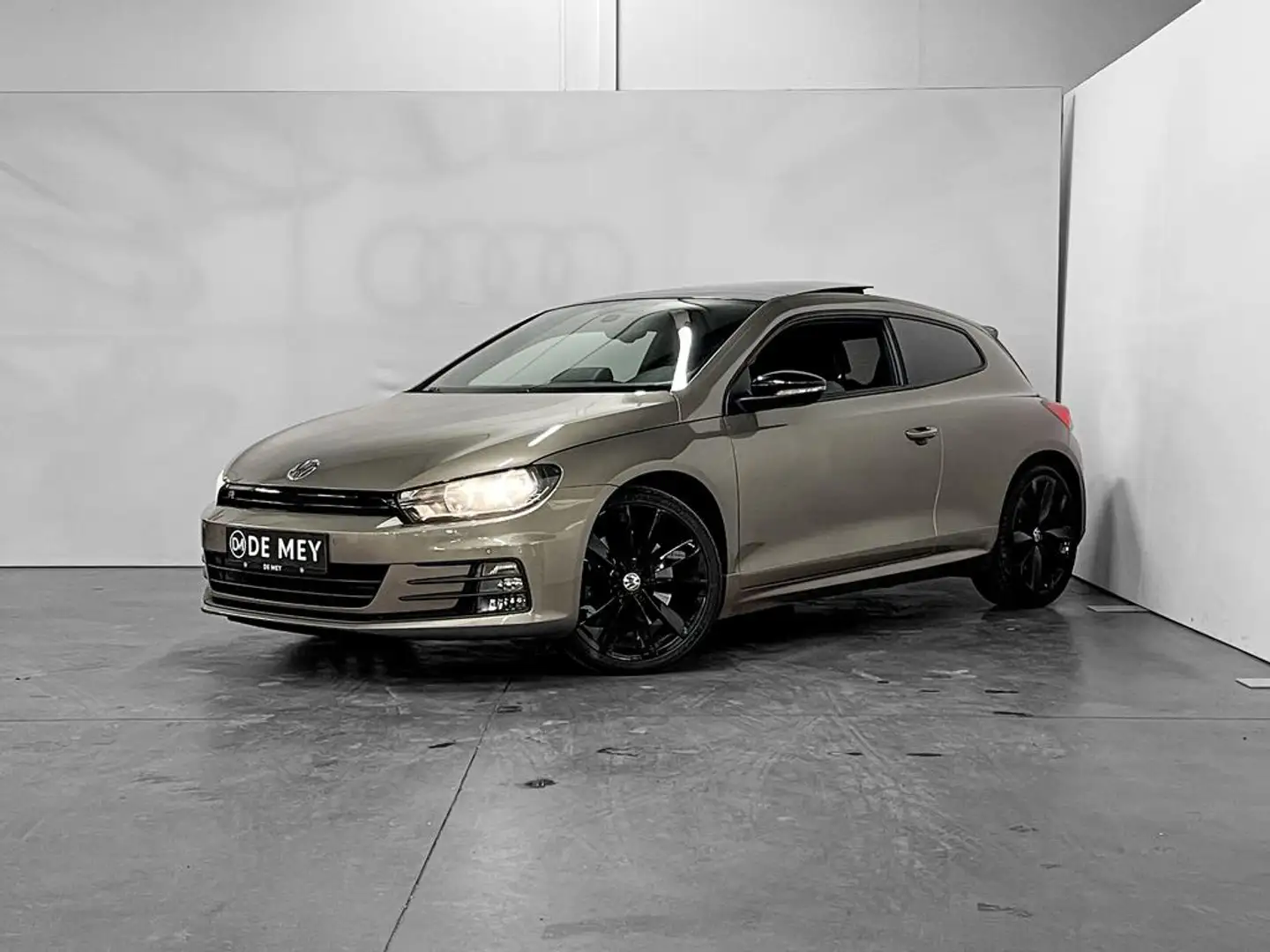 Volkswagen Scirocco 2.0 TSI DSG / CAMERA / C.C. / GPS / KEYLESS / PDC Gold - 2