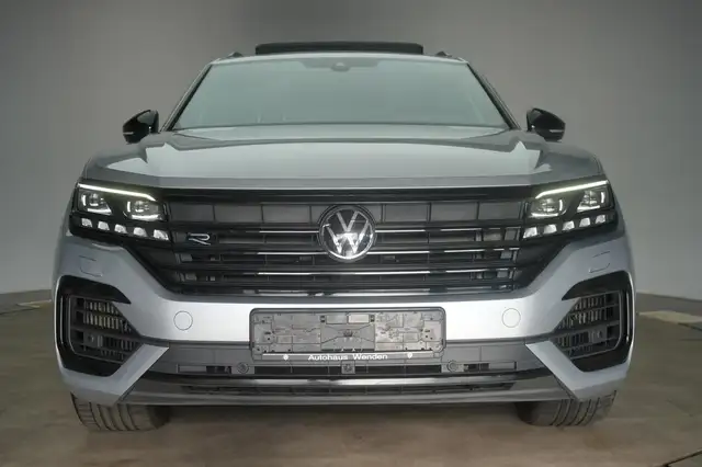 Volkswagen Touareg view 2