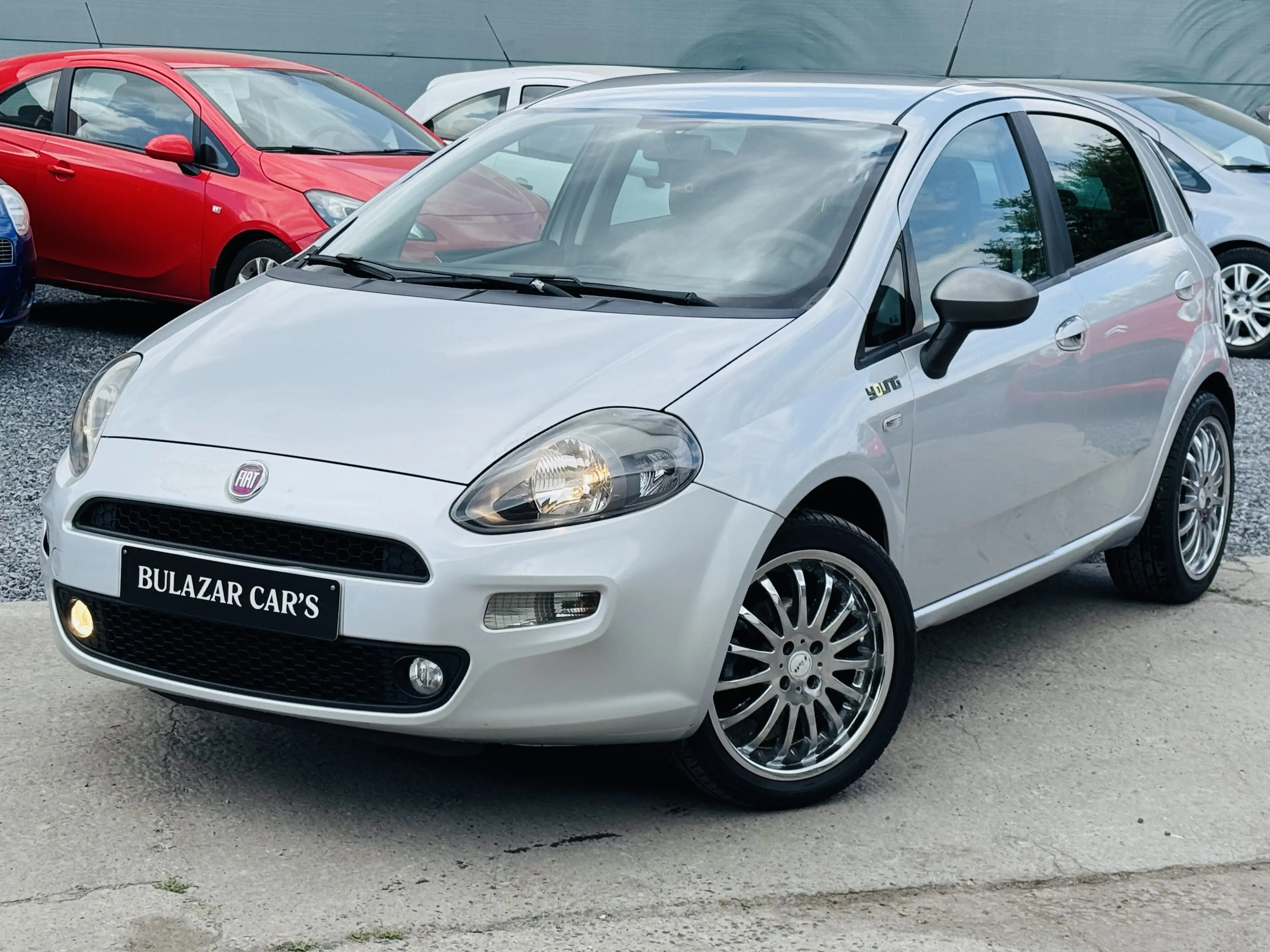 Fiat Punto 1.2i Lounge*CLIM*NAVI*CAR PLAY*EURO6B*GARANTIE