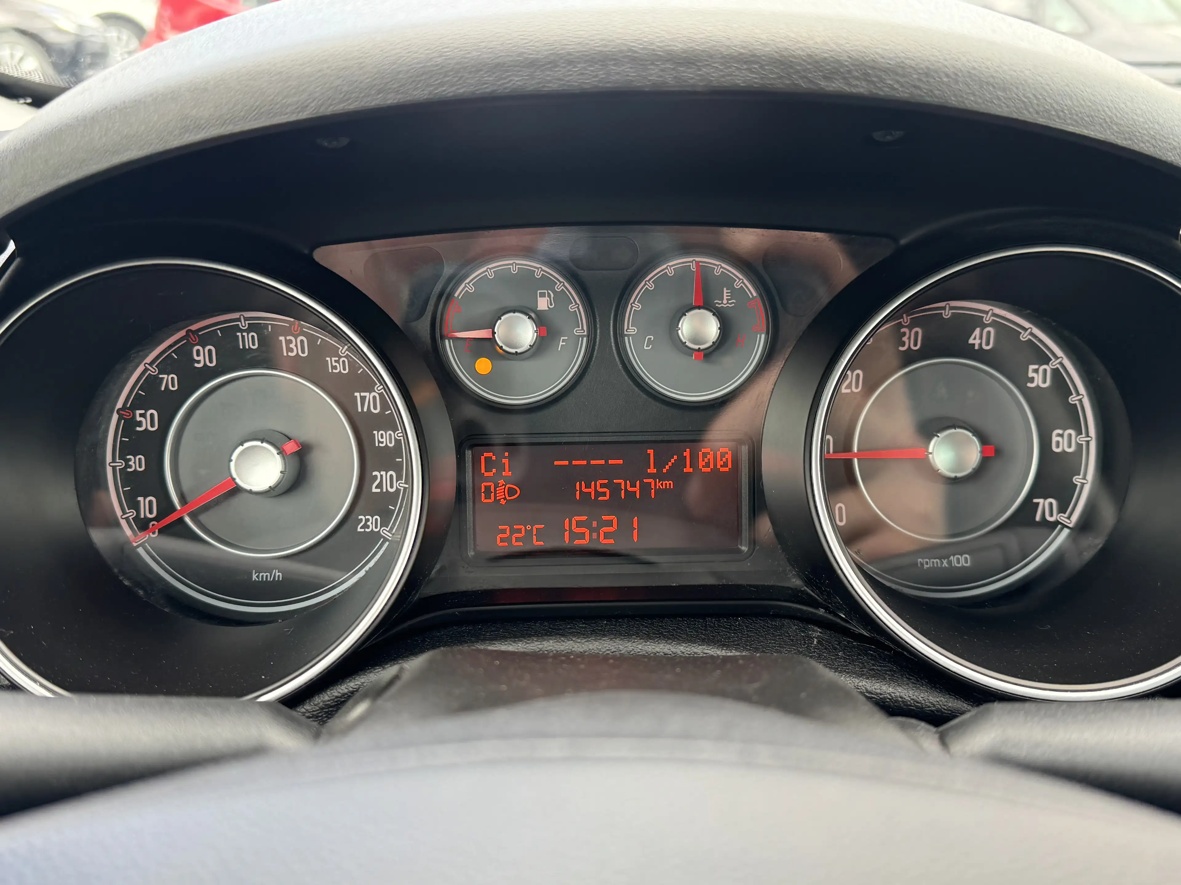 Fiat Punto 1.2i Lounge*CLIM*NAVI*CAR PLAY*EURO6B*GARANTIE — photo 12
