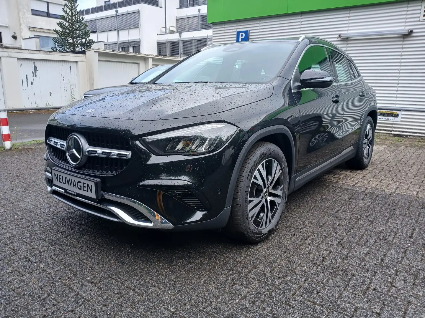 Mercedes-Benz GLA 200 GLA 200 Automatik, Navi, Kamera, el. Heckklappe Fekete - 2