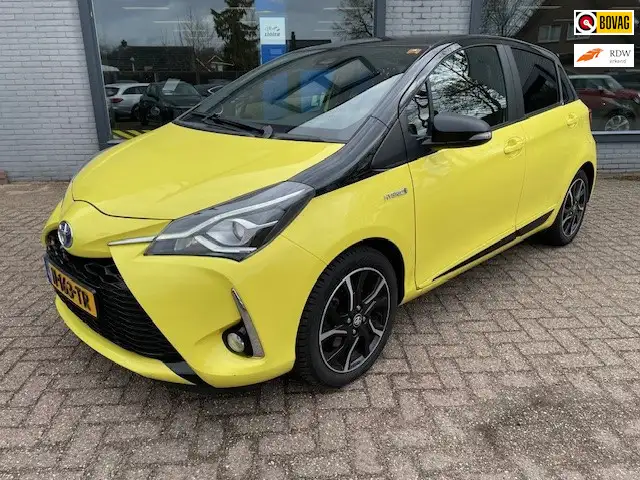 Toyota Yaris 1.5 Hybrid Premium Yellow Edition Bi-Tone | Navi |
