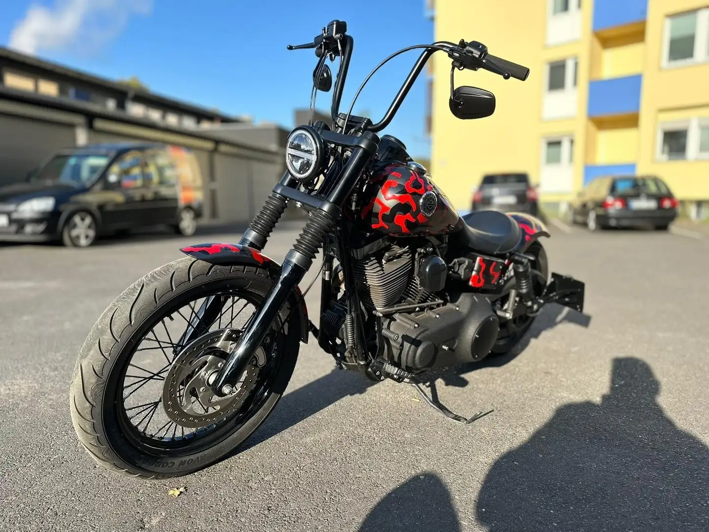 Harley-Davidson Dyna Street Bob Czerwony - 2