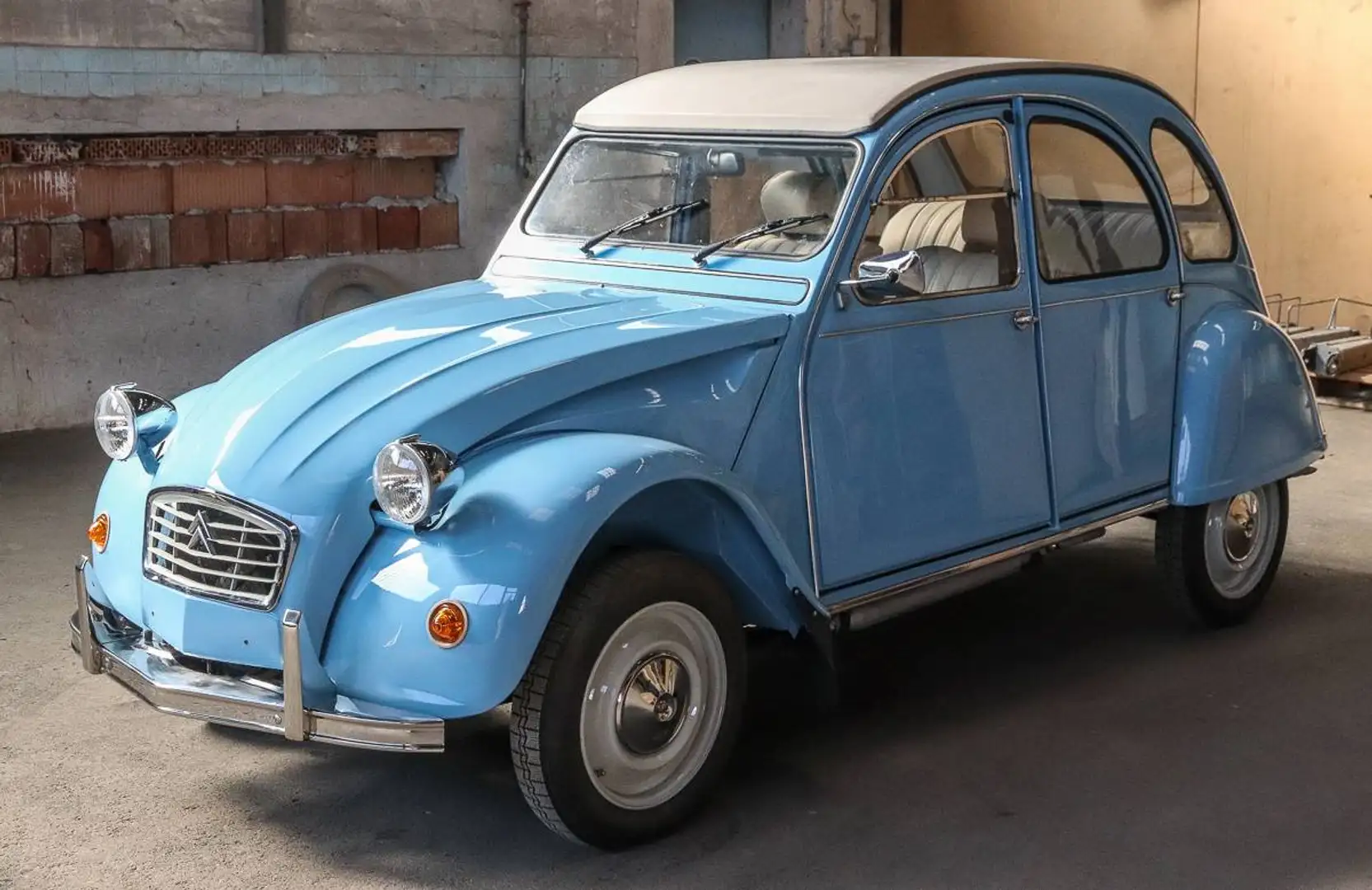 Citroen 2CV Blau - 1