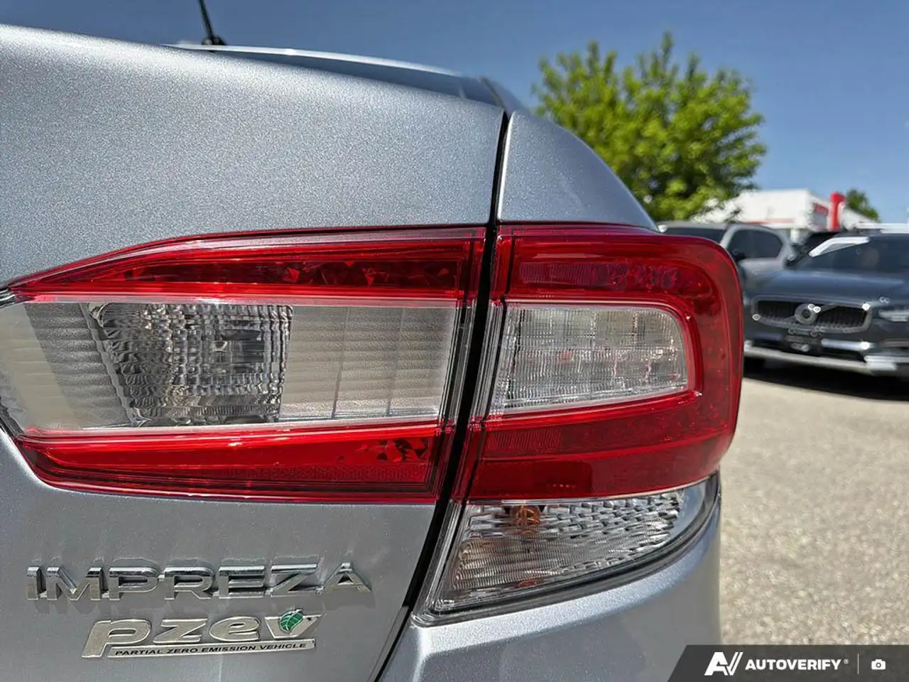 Subaru Impreza photo Subaru Impreza