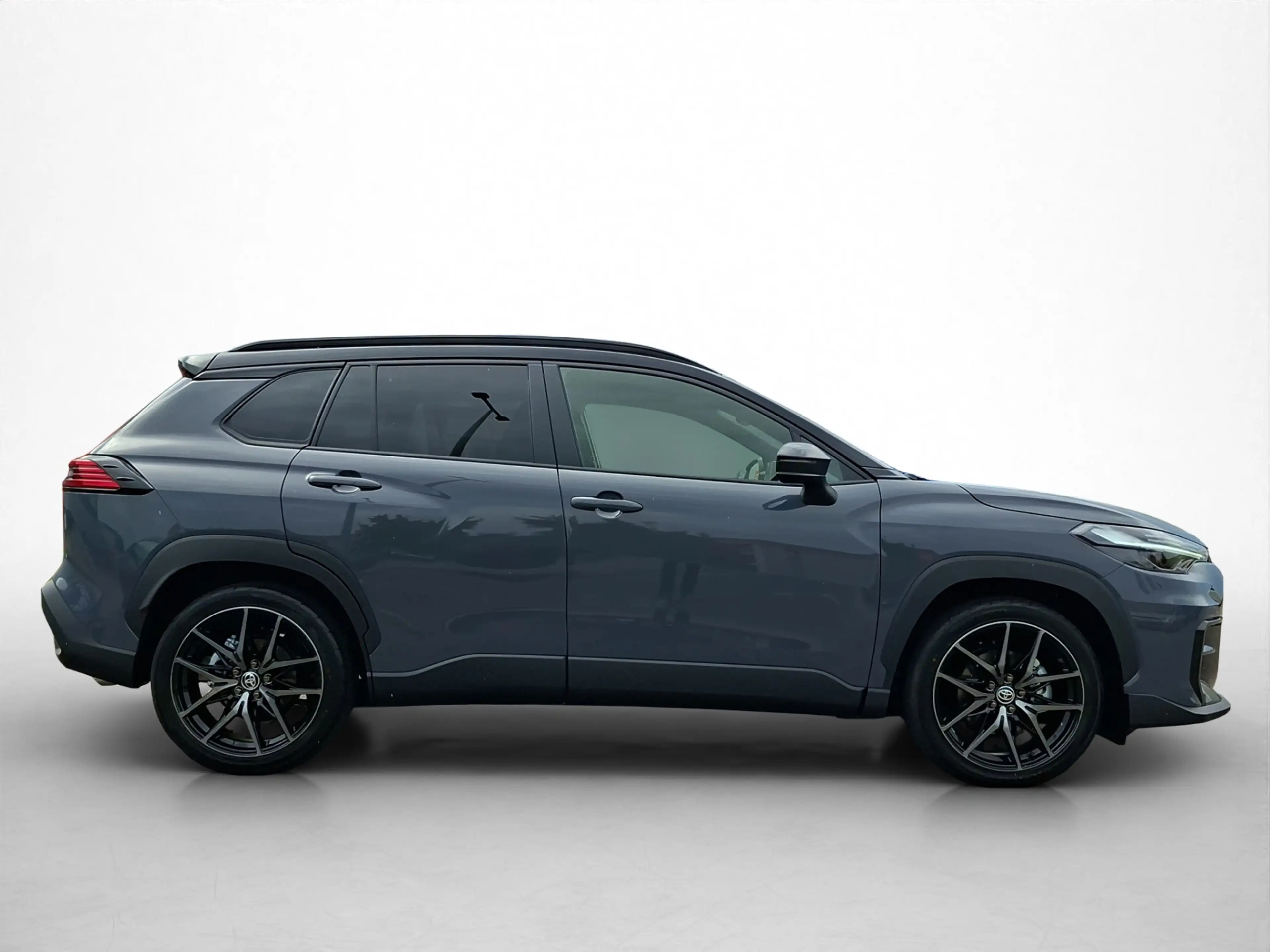 Toyota Corolla Cross Hybrid 180 GR Sport — photo 4