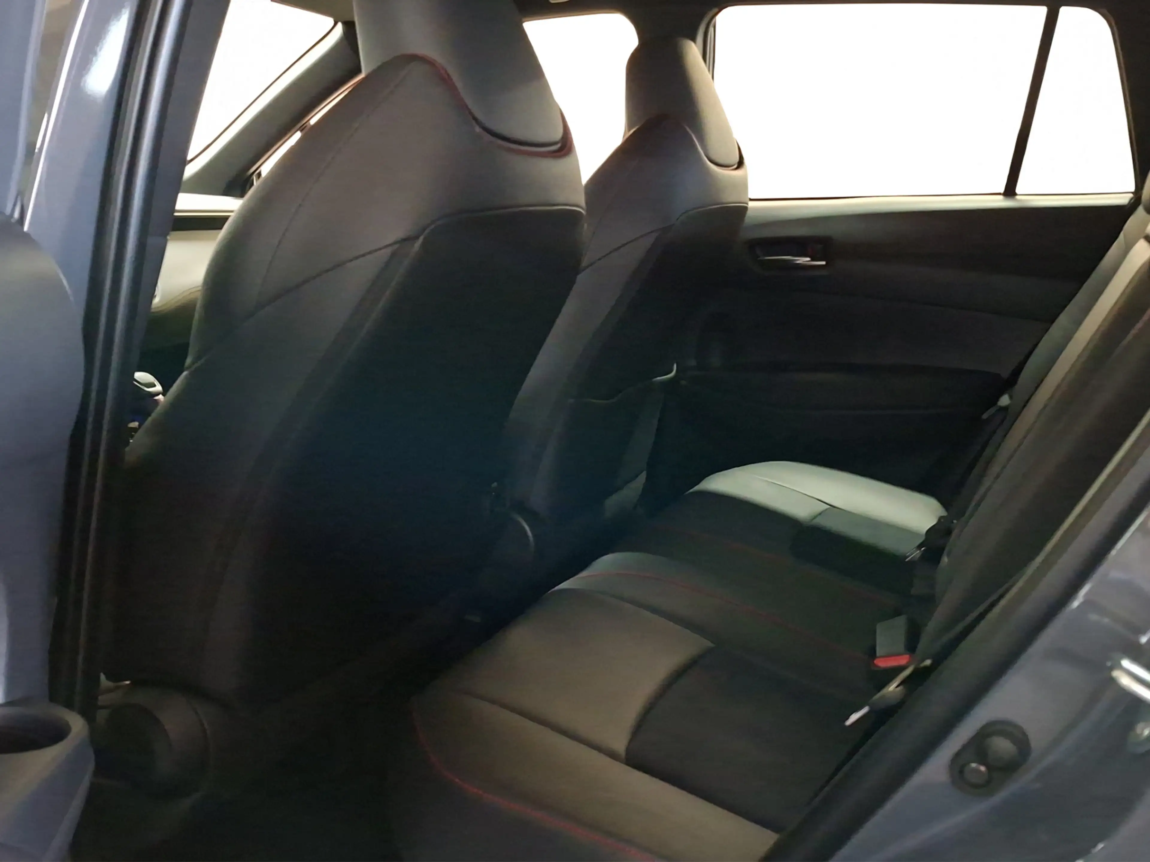 Toyota Corolla Cross Hybrid 180 GR Sport — photo 13