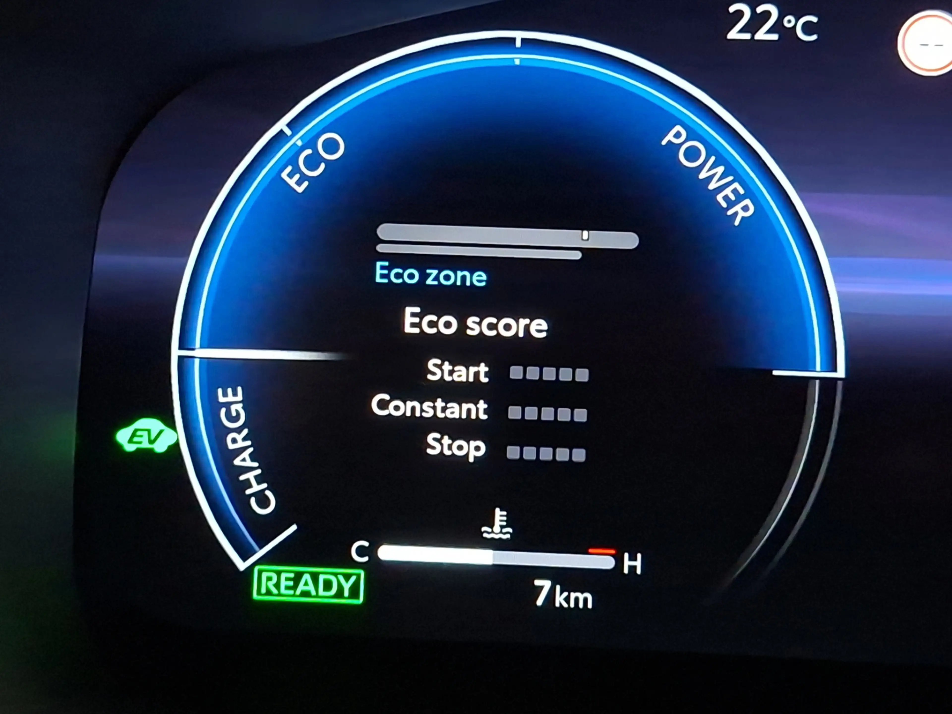 Toyota Corolla Cross Hybrid 180 GR Sport — photo 11