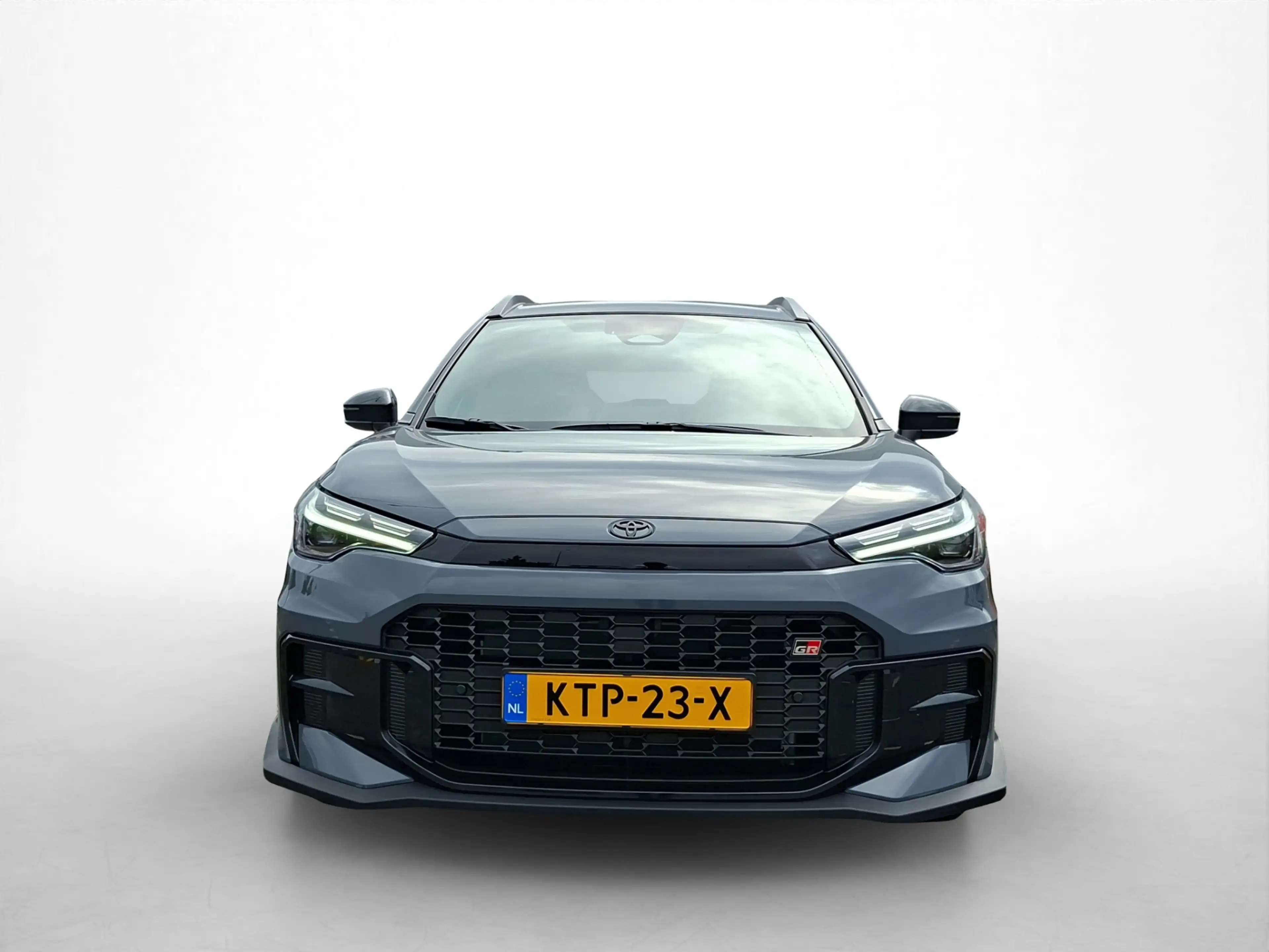 Toyota Corolla Cross Hybrid 180 GR Sport — photo 2