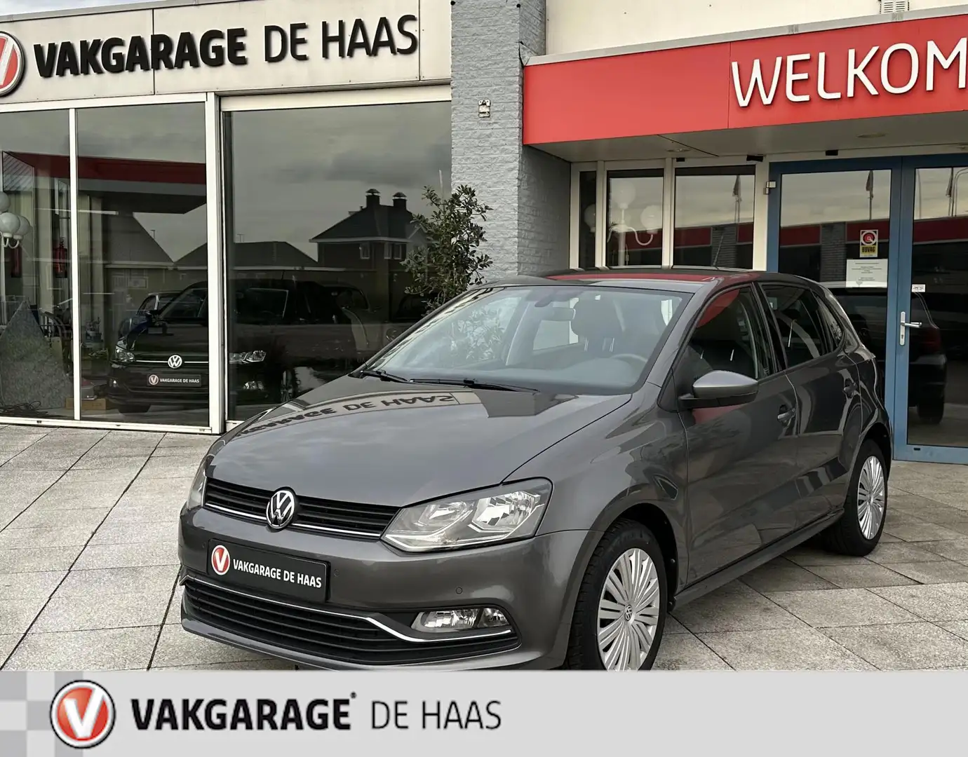 Volkswagen Polo 1.2 TSI Comfortline Connected Series Grijs - 1