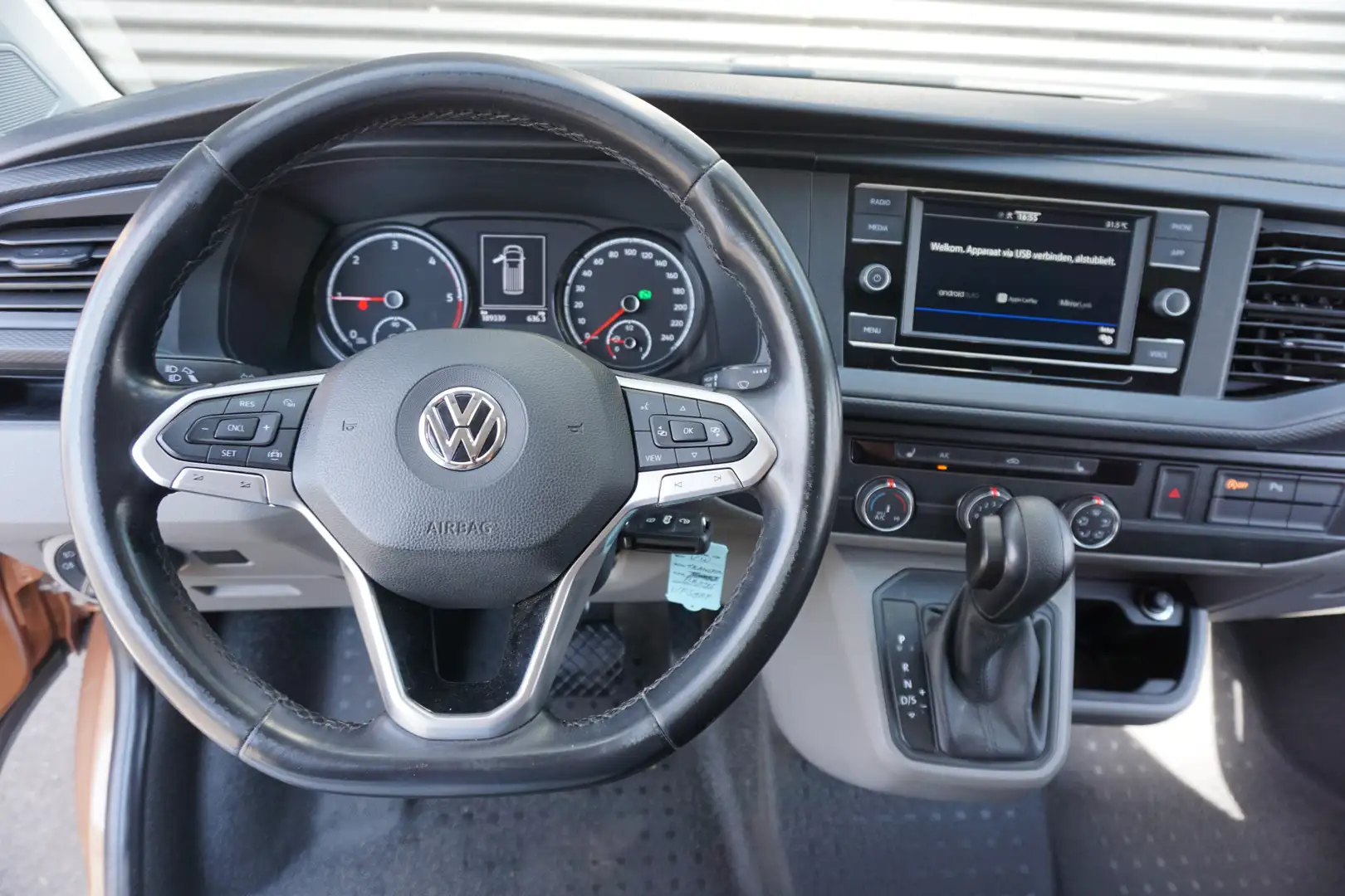 Volkswagen T6.1 Transporter 150PK Automaat L1 Apple Carplay Trekhaak Cruise Pa Orange - 2