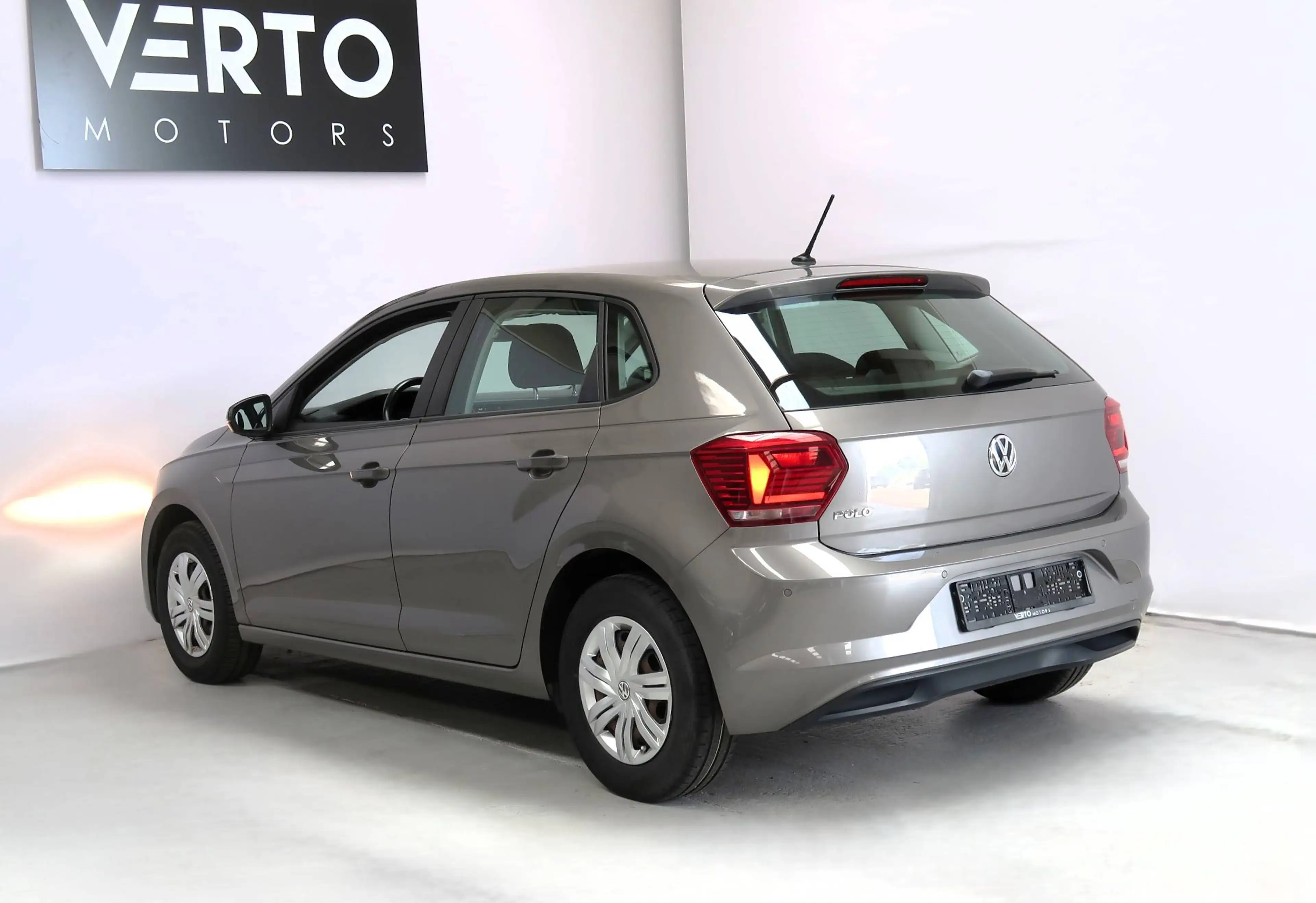 Volkswagen Polo Polo 1.0i Trendline — photo 3