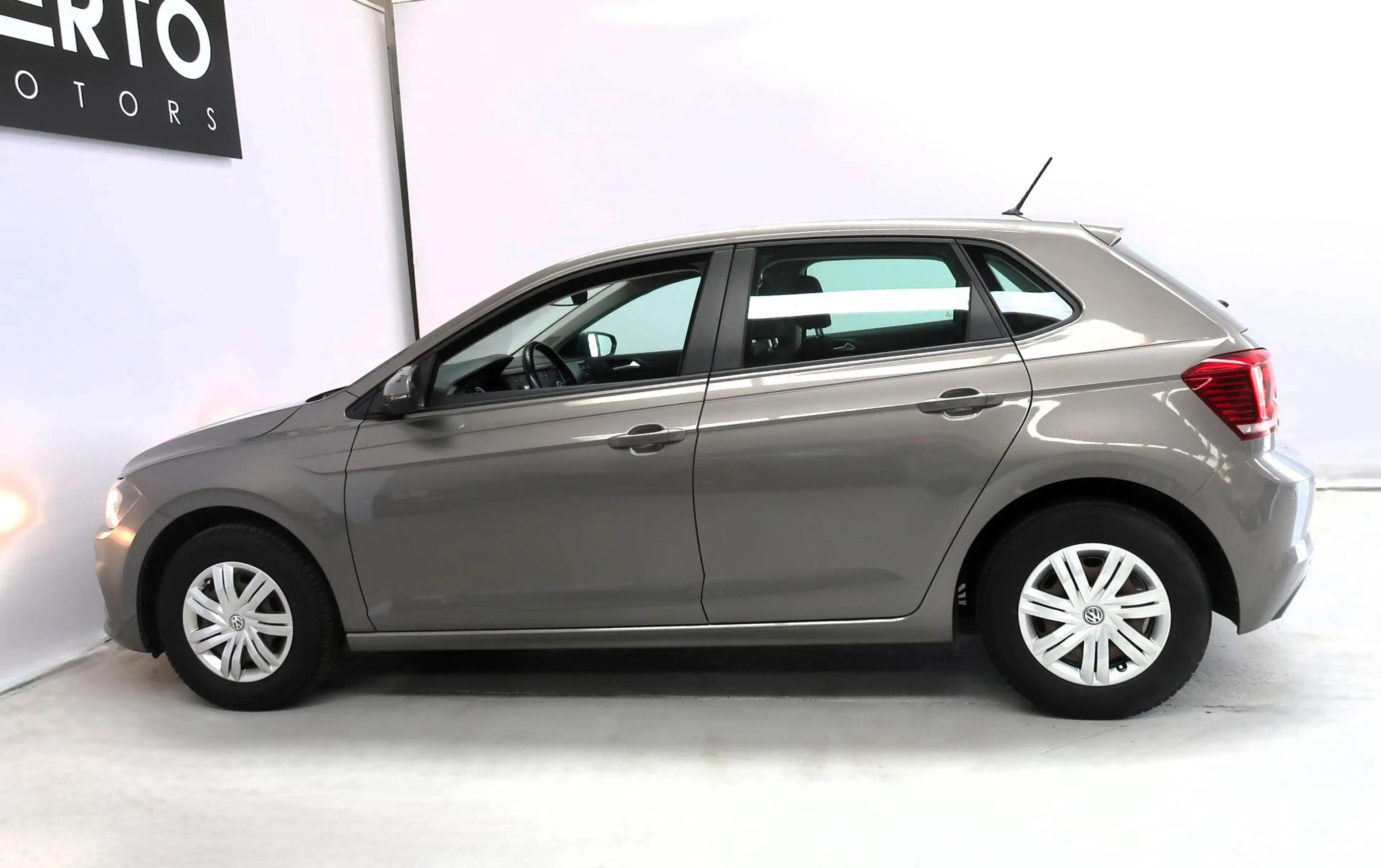 Volkswagen Polo Polo 1.0i Trendline — photo 2