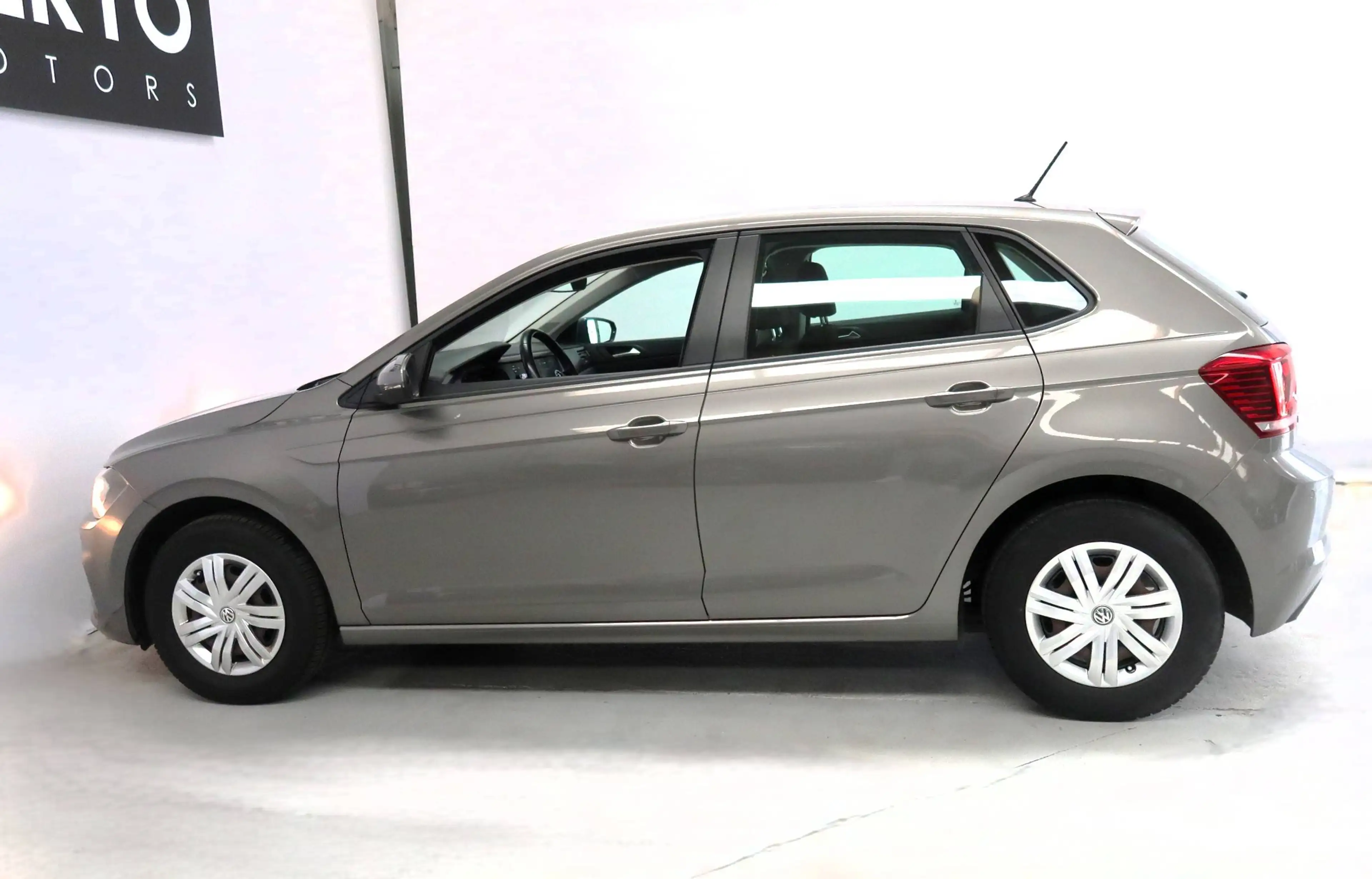 Volkswagen Polo Polo 1.0i Trendline — photo 10