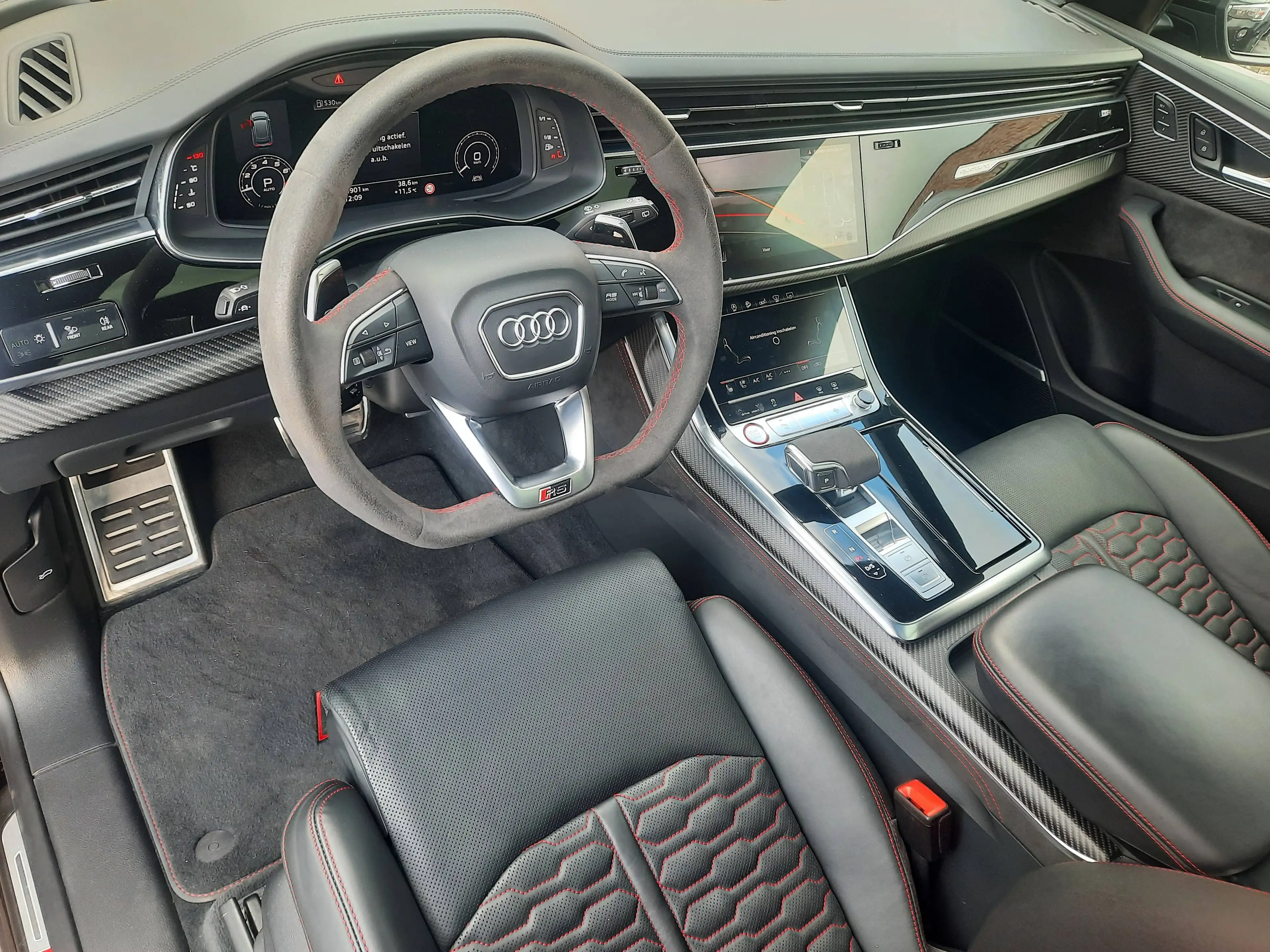 Audi RS Q8 Black Editie — photo 14