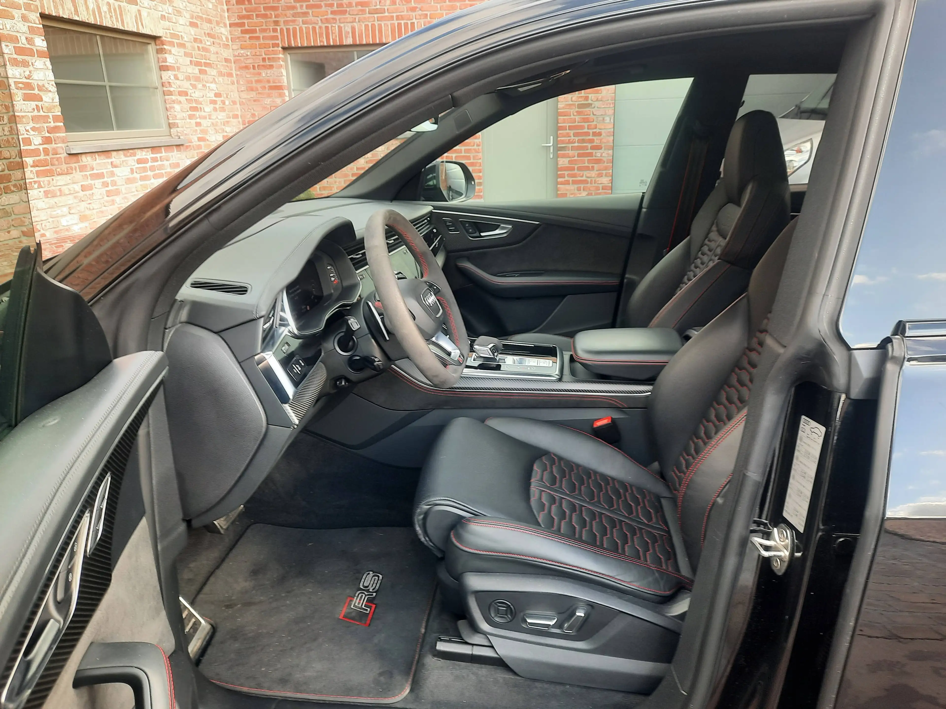 Audi RS Q8 Black Editie — photo 13