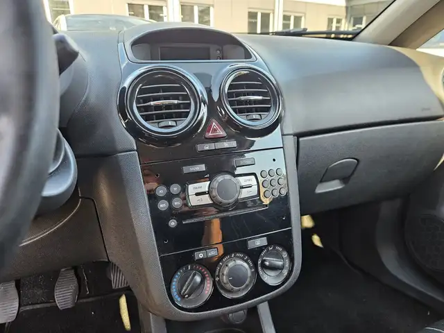 Opel Corsa view 11