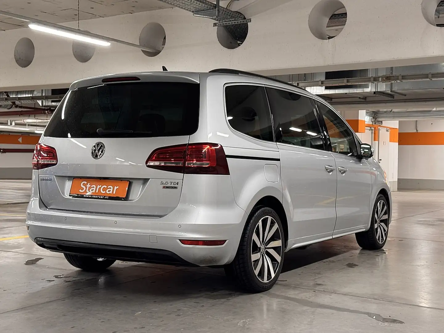 Volkswagen Sharan Business BMT SCR 2,0 TDI DSG 4Motion*BI-XENON*R... Grau - 2
