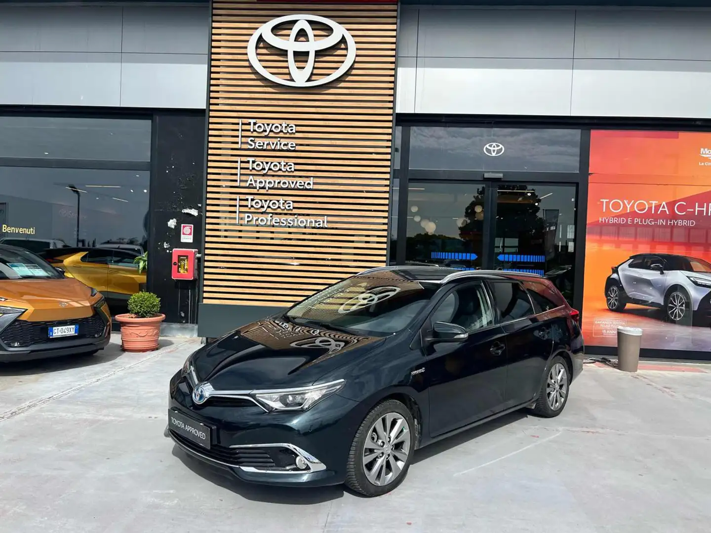 Toyota Auris Auris Touring Sports 1.8 Hybrid Active Blu/Azzurro - 1