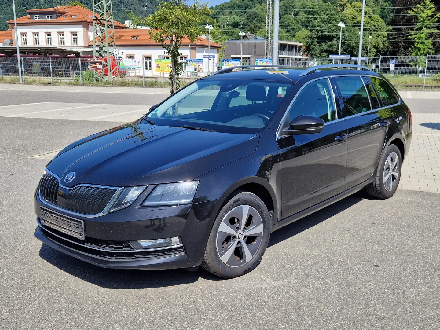 Skoda Octavia Octavia III Combi Diesel Combi 1.6 TDI DSG Style Schwarz - 1