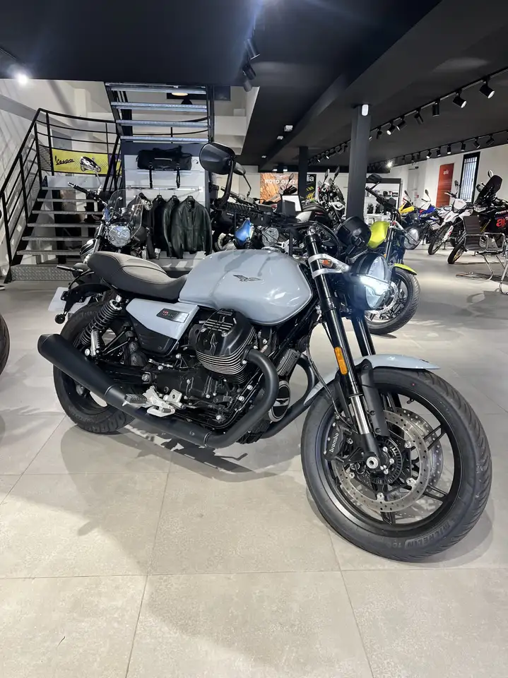 Moto Guzzi V7 Sport