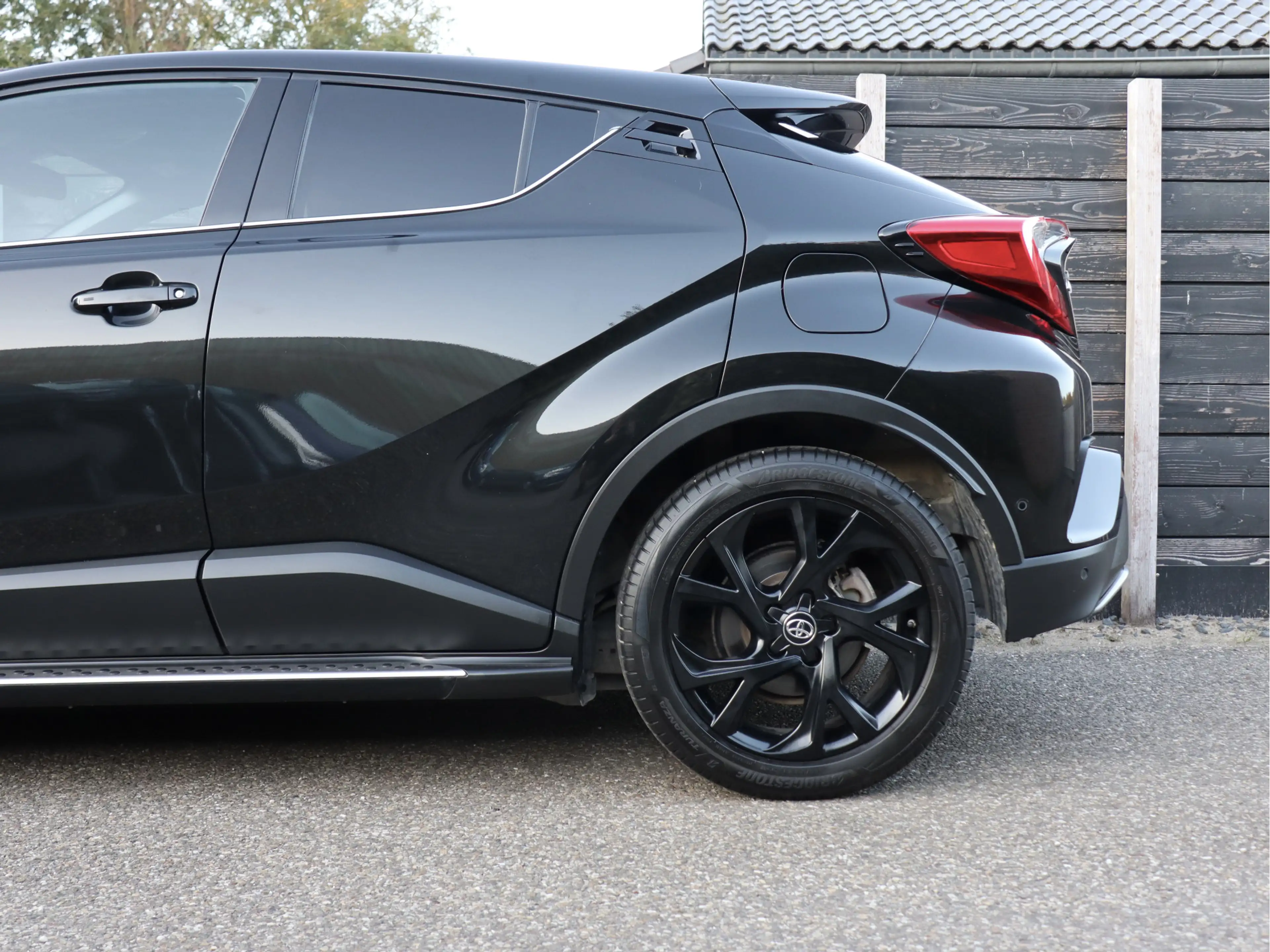 Toyota C-HR 1.8 Hybrid Adventure leder | dealer o.h. — photo 15