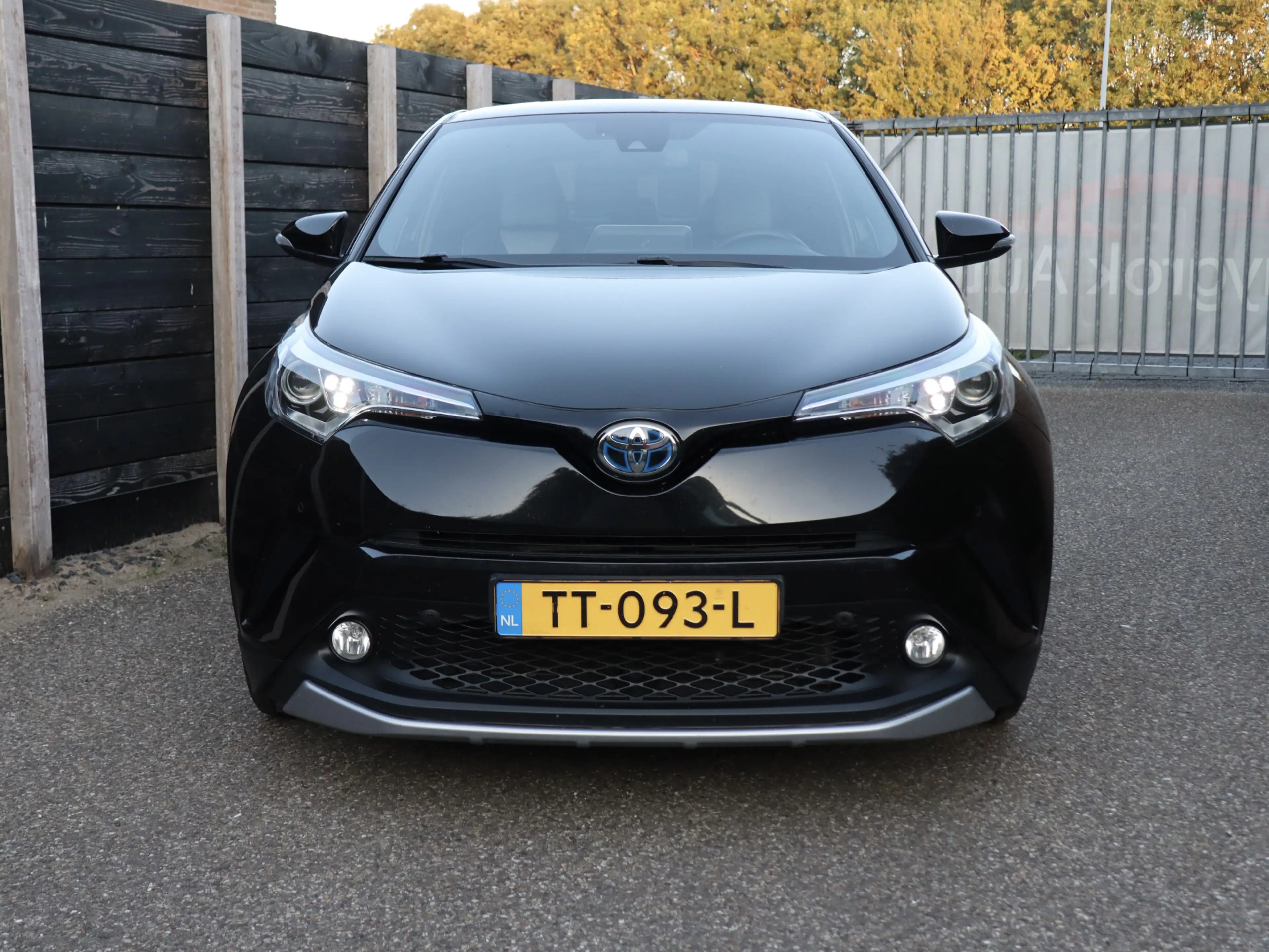 Toyota C-HR 1.8 Hybrid Adventure leder | dealer o.h. — photo 4