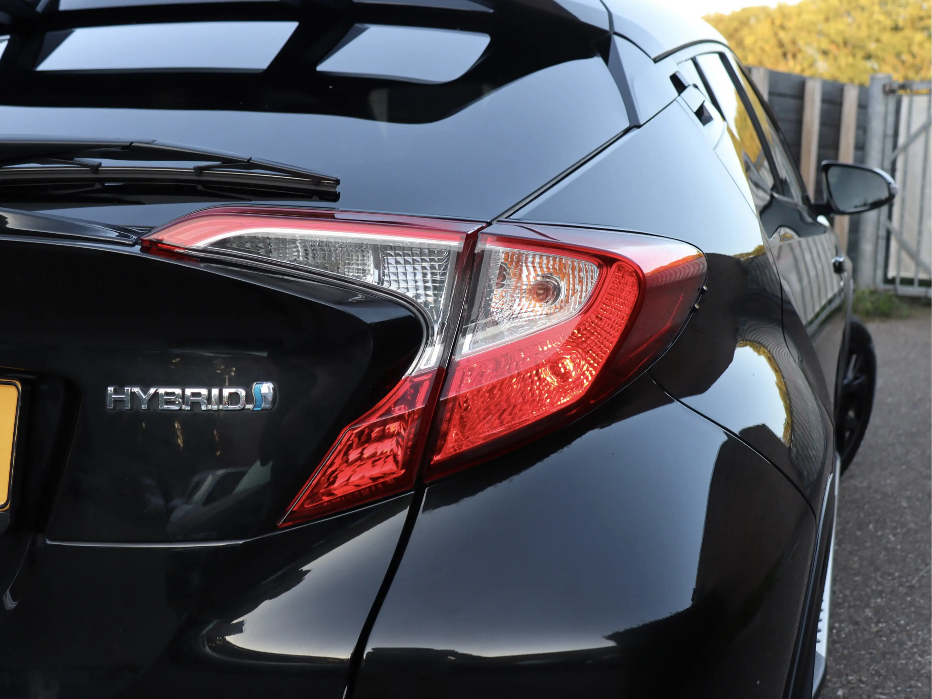 Toyota C-HR 1.8 Hybrid Adventure leder | dealer o.h. — photo 32