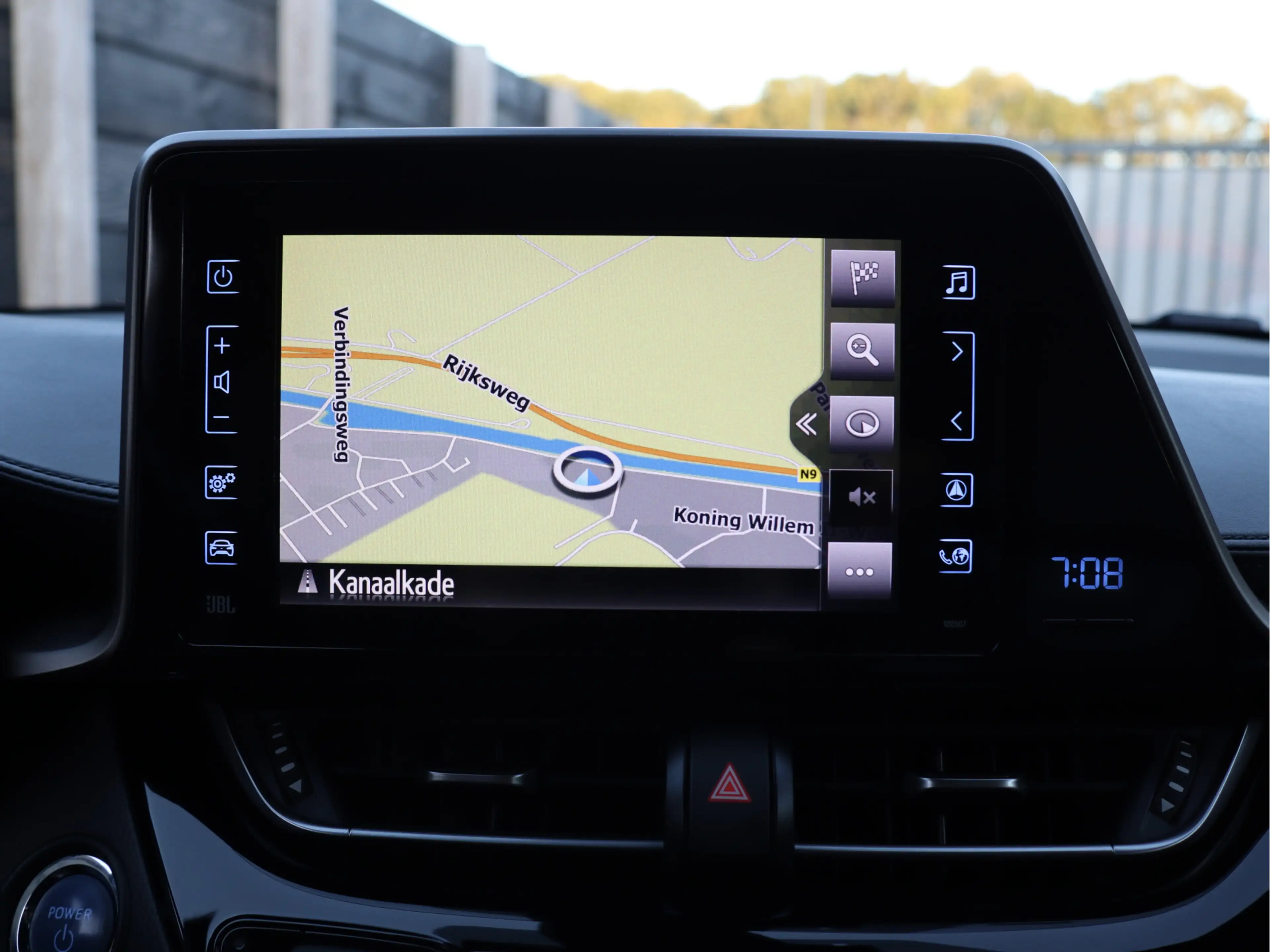 Toyota C-HR 1.8 Hybrid Adventure leder | dealer o.h. — photo 22